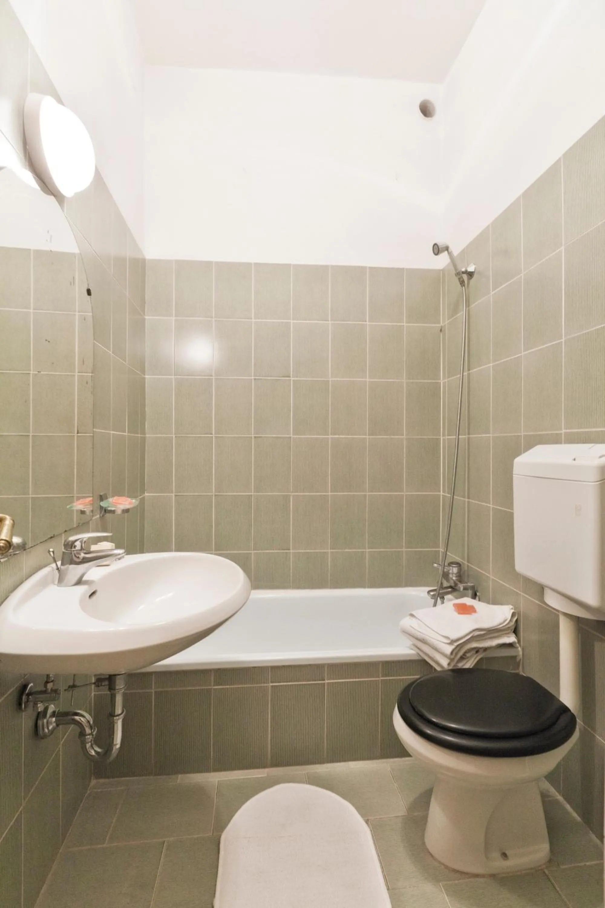 Shower in Palazzetto San Lio, Rialto