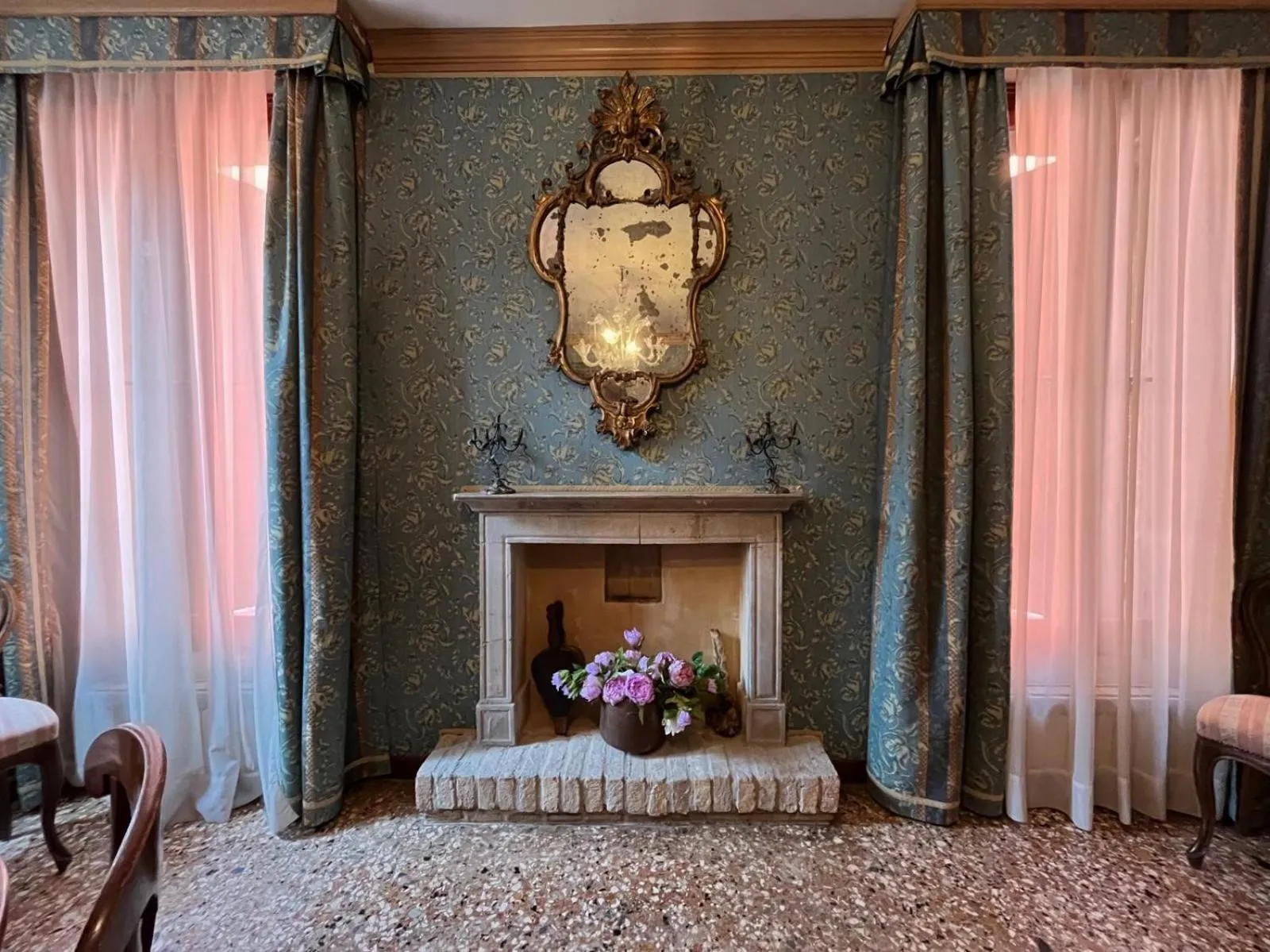 Living room in Palazzetto San Lio, Rialto