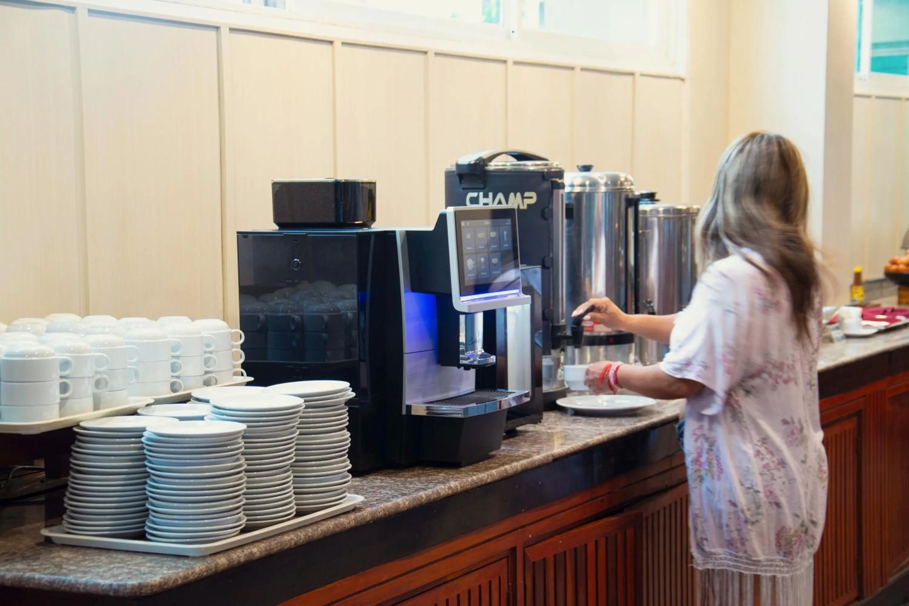 Breakfast in Elite Suites Patong