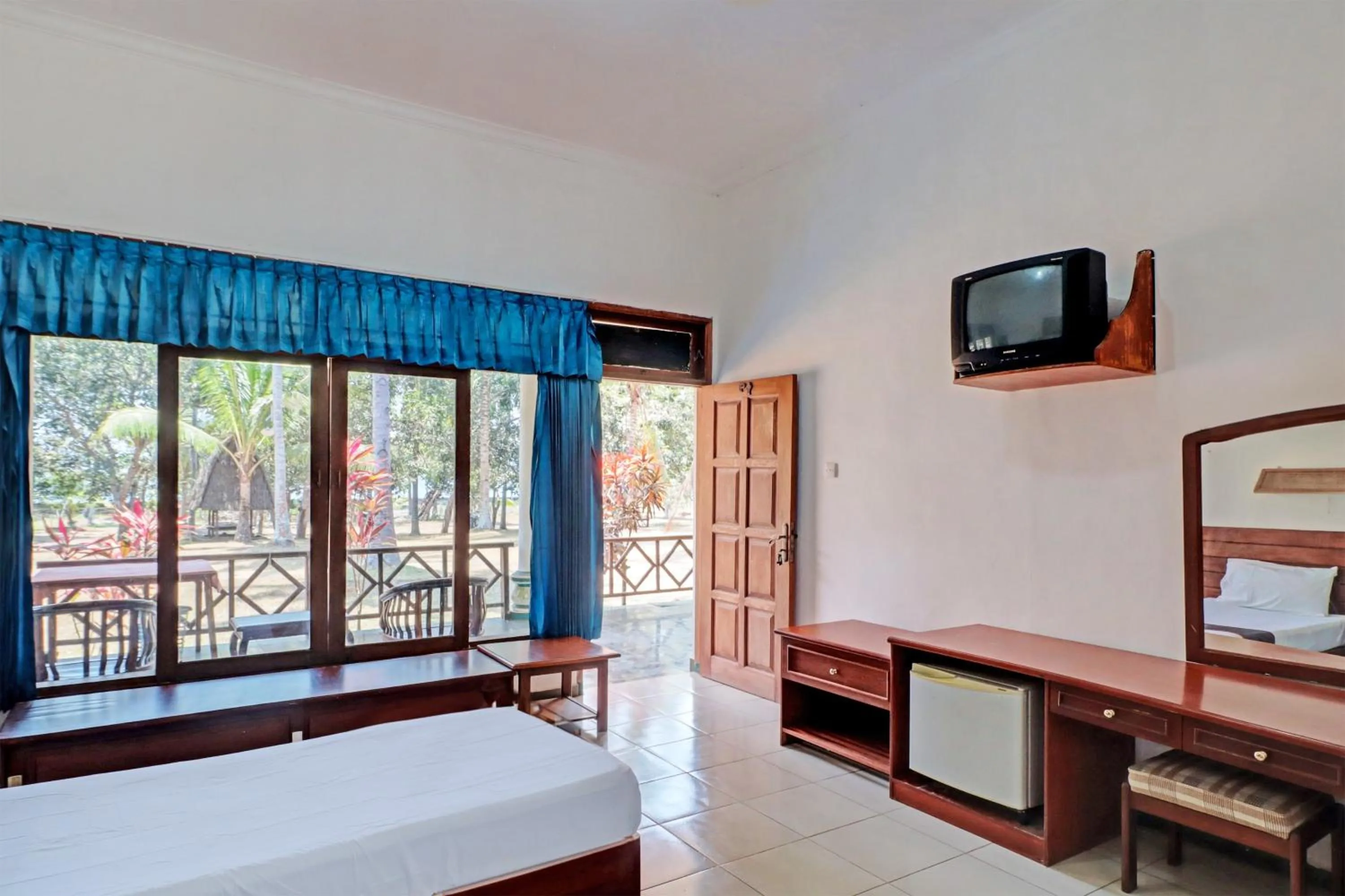 Bedroom, Bed in Capital O 93236 Hotel Hapel Negara