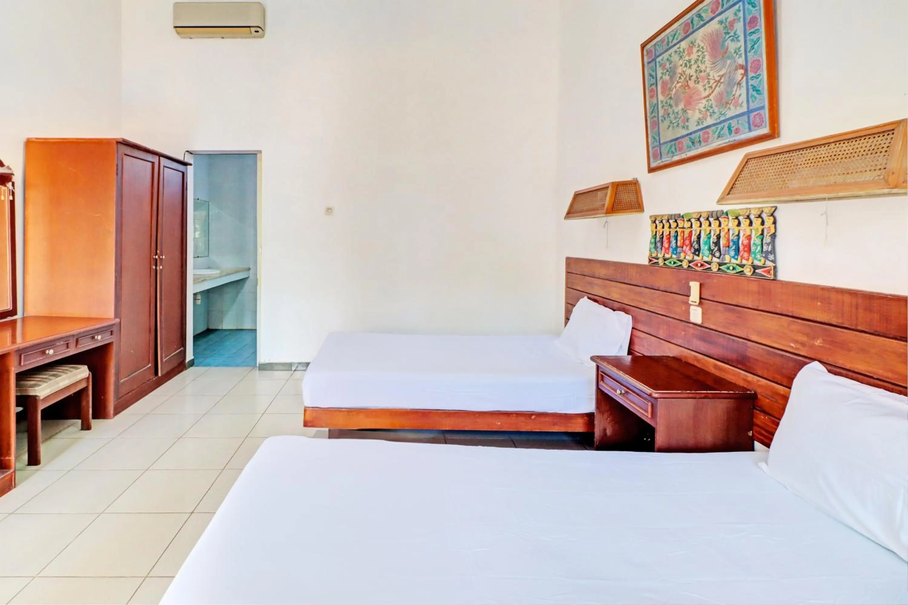 Bedroom, Bed in Capital O 93236 Hotel Hapel Negara