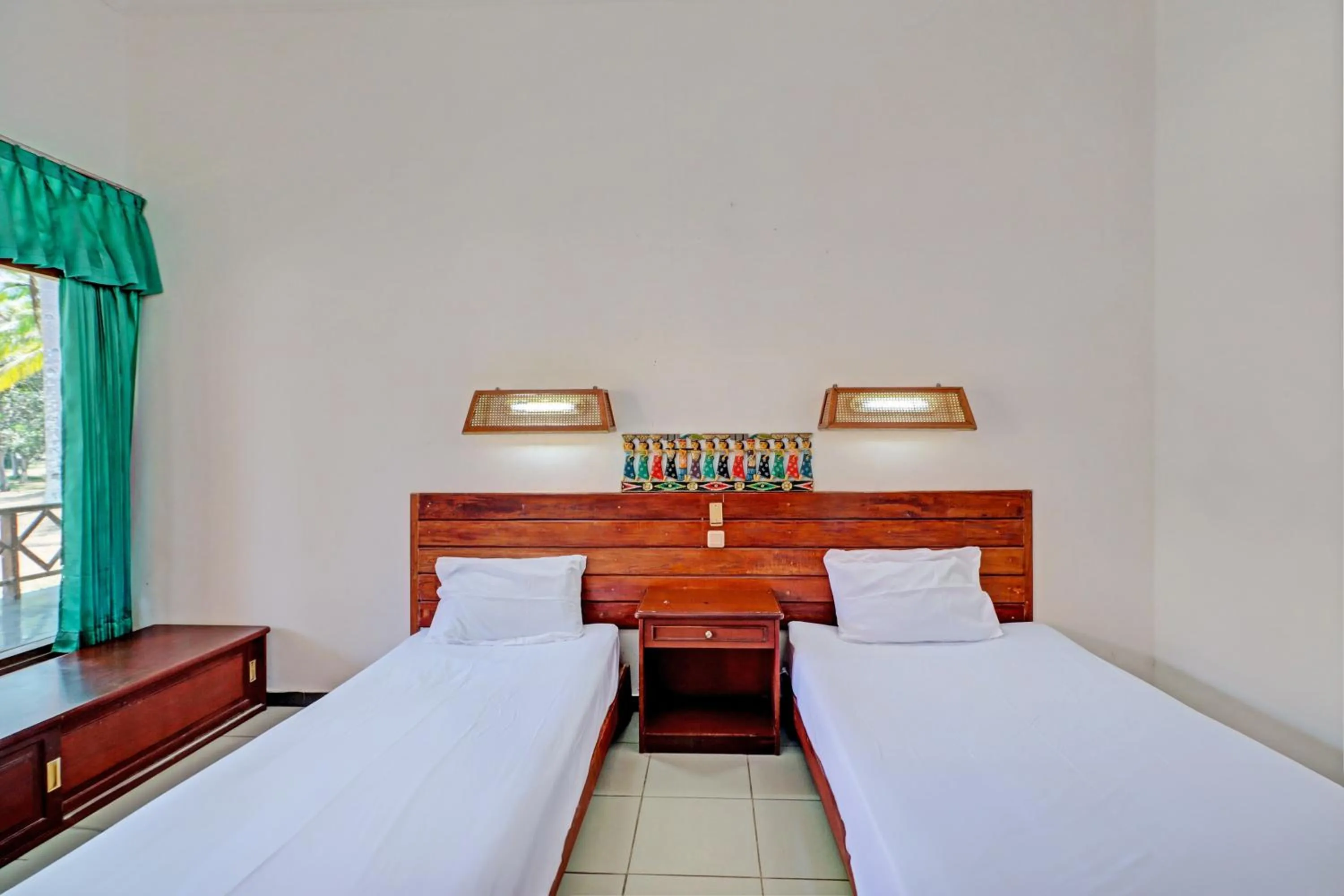 Bedroom, Bed in Capital O 93236 Hotel Hapel Negara