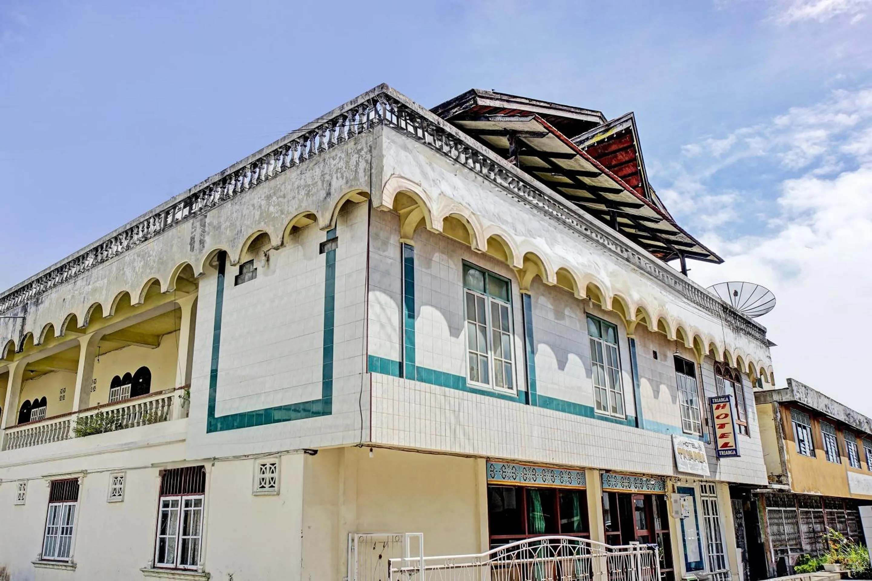 Facade/entrance in Hotel O Triarga