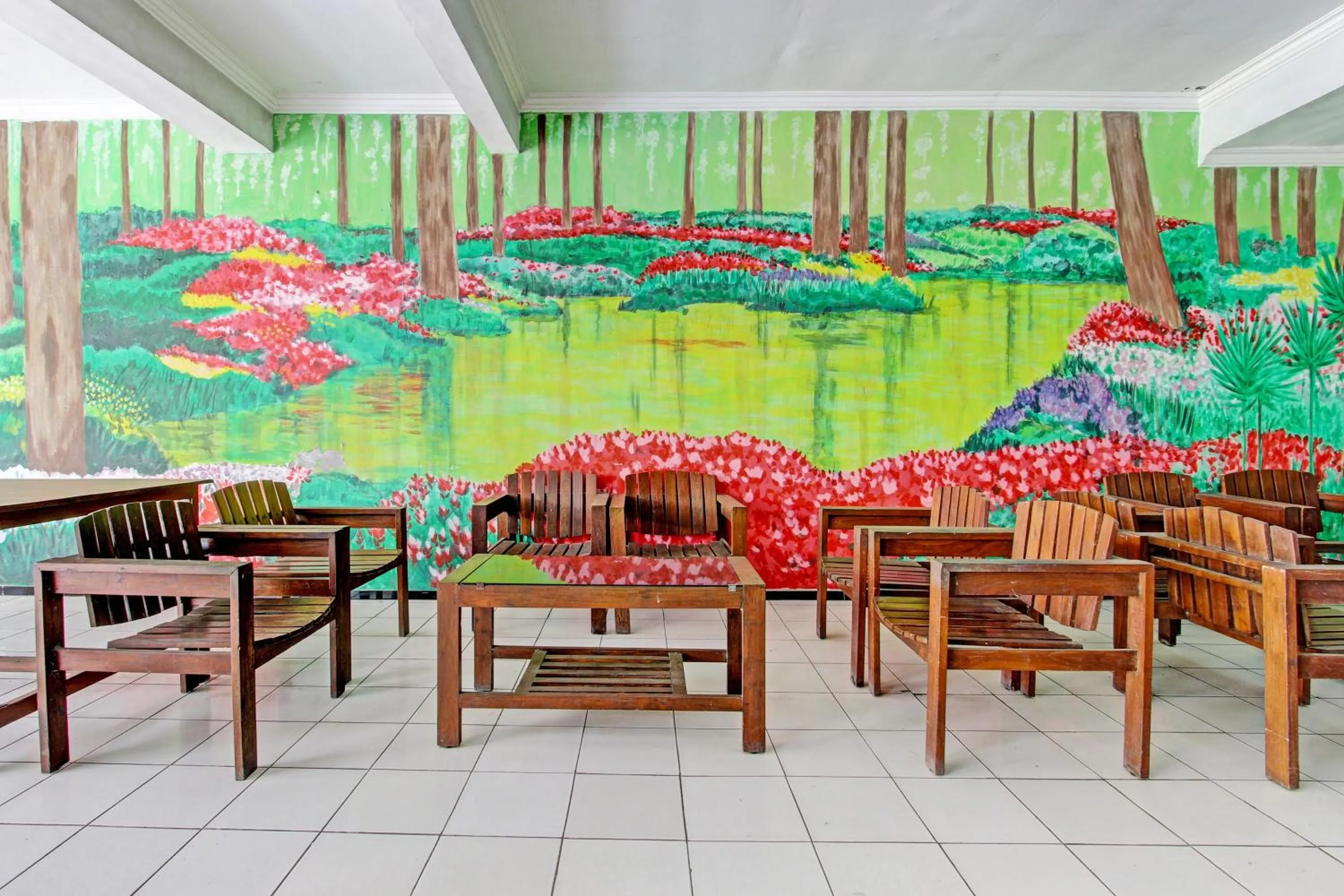 Lobby or reception in Super OYO Capital O 93240 Candra Dewi Hotel