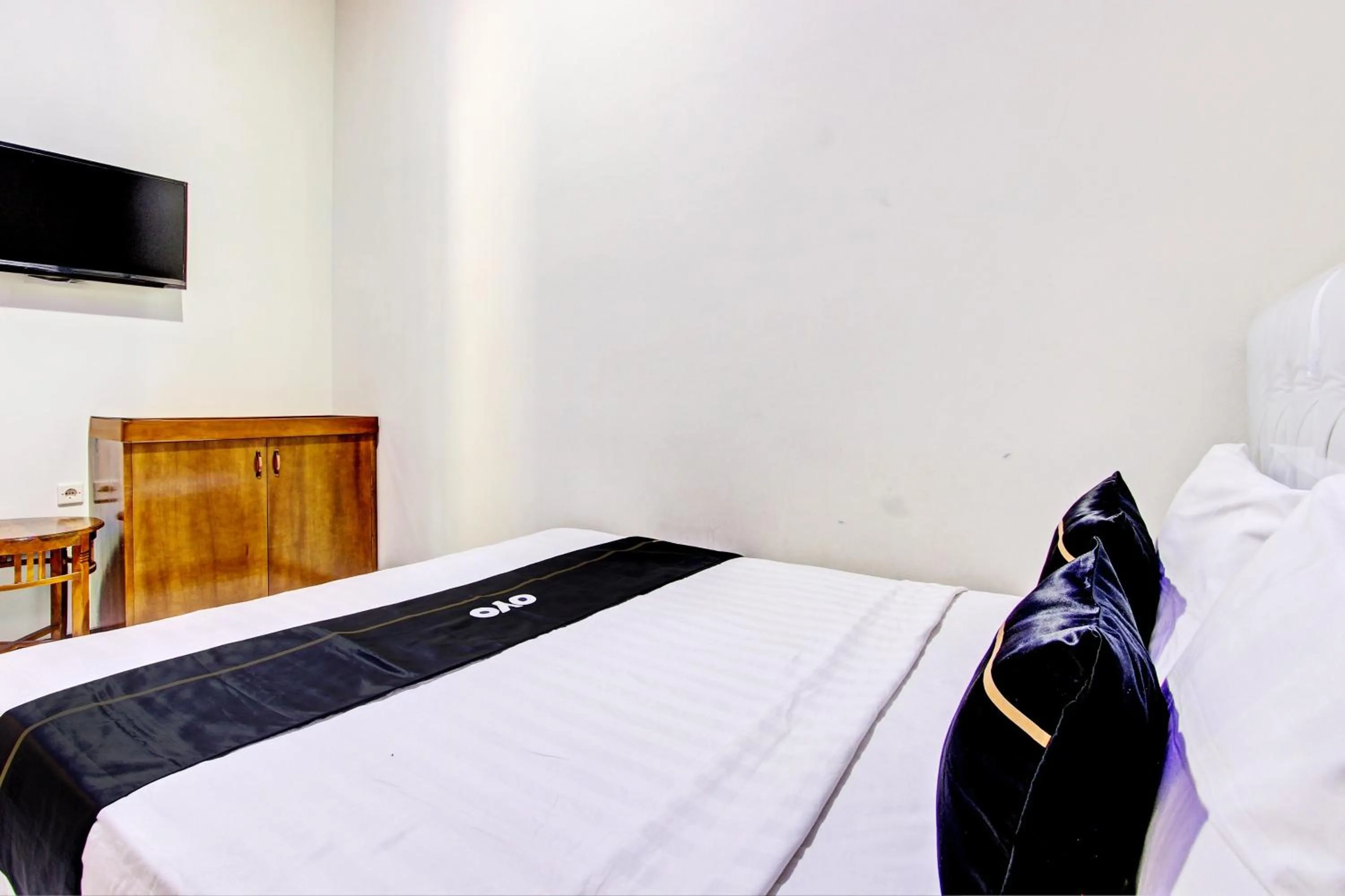 Bedroom, Bed in Capital O 93244 Angkasa Inn