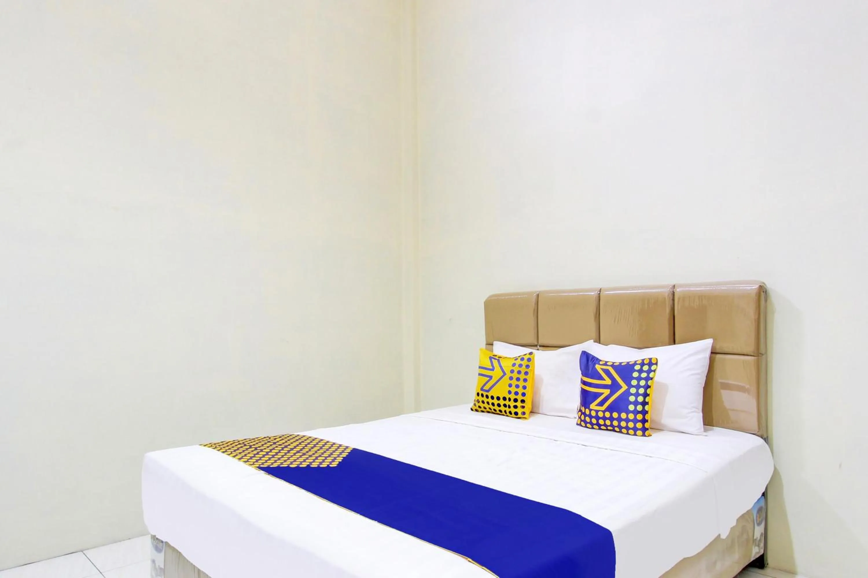 Bedroom, Bed in Hotel O Guest House Mulia Dua Syariah