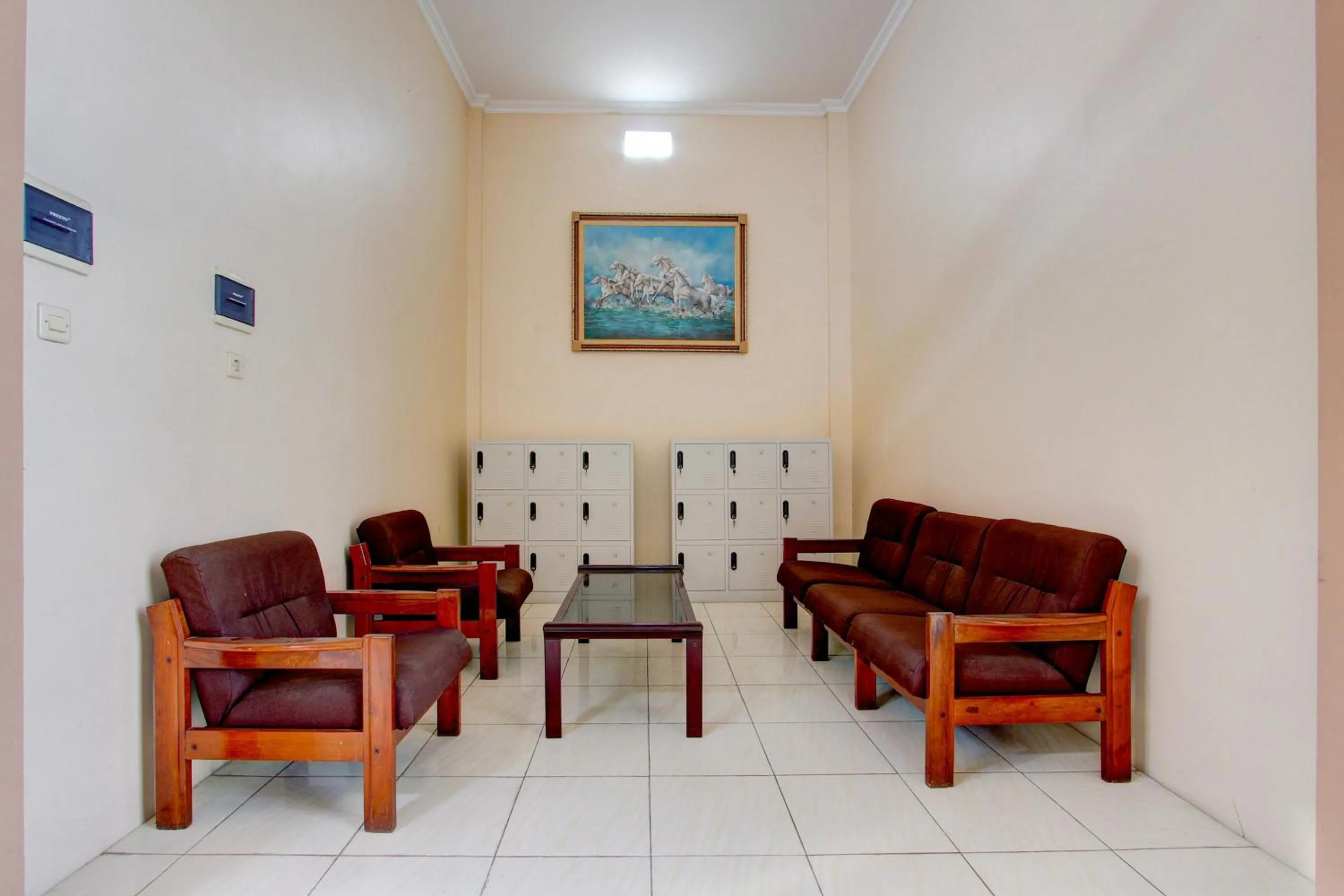 Lobby or reception in Hotel O Guest House Mulia Dua Syariah