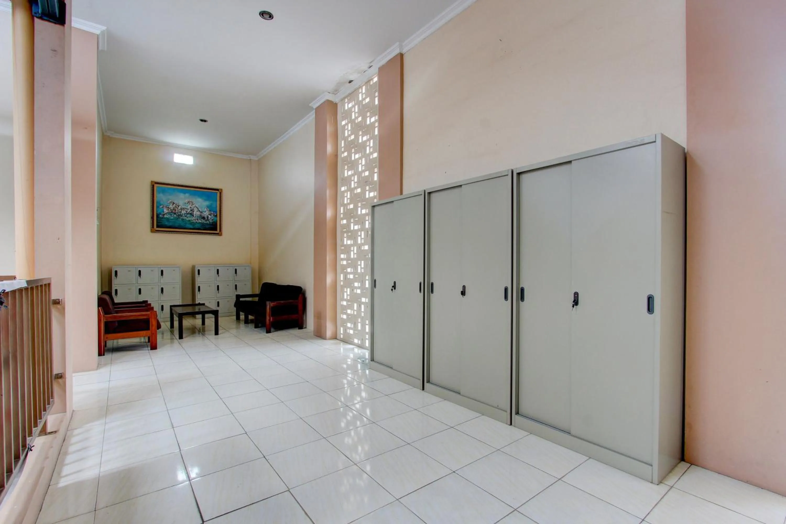 Lobby or reception in Hotel O Guest House Mulia Dua Syariah