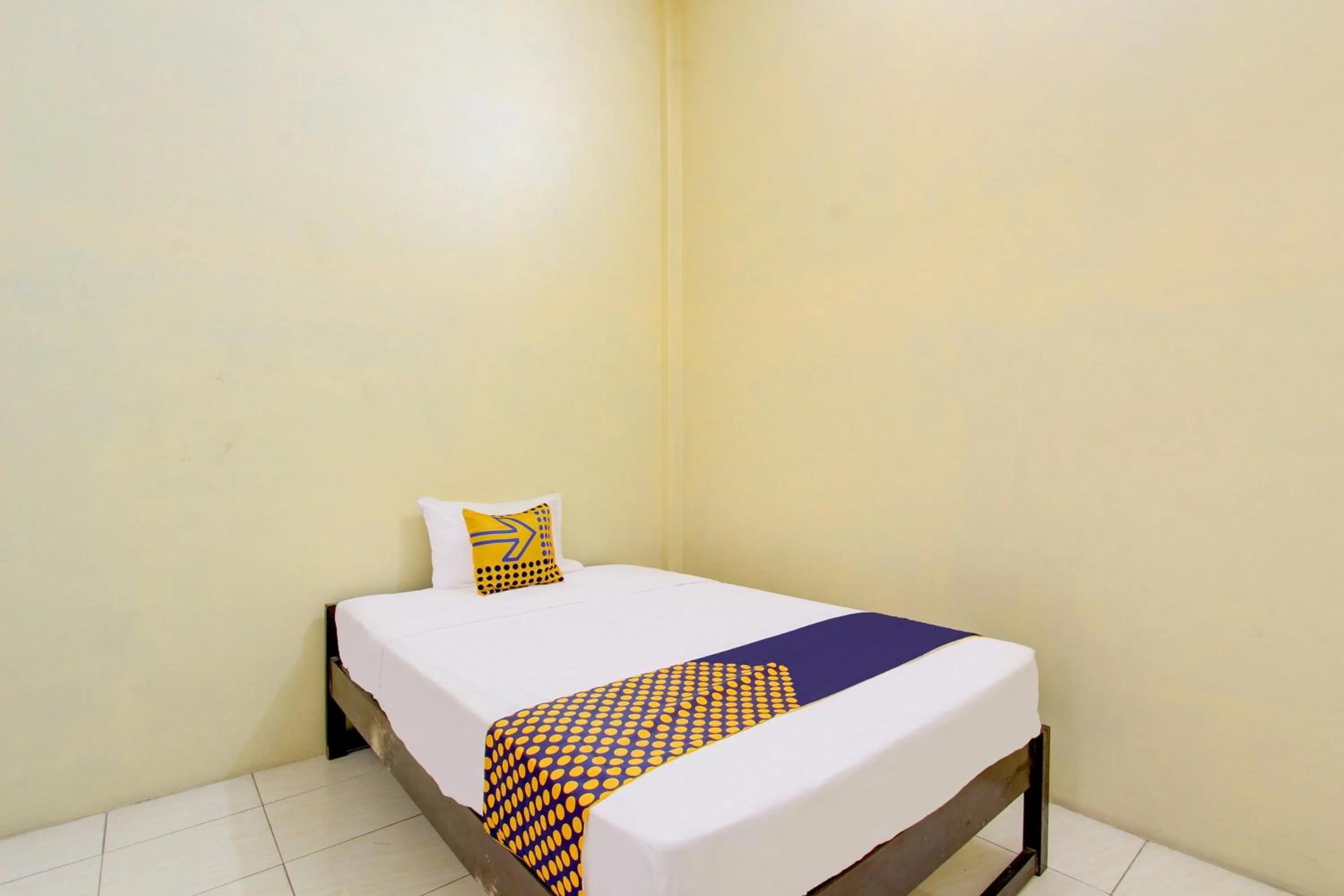 Bedroom, Bed in Hotel O Guest House Mulia Dua Syariah