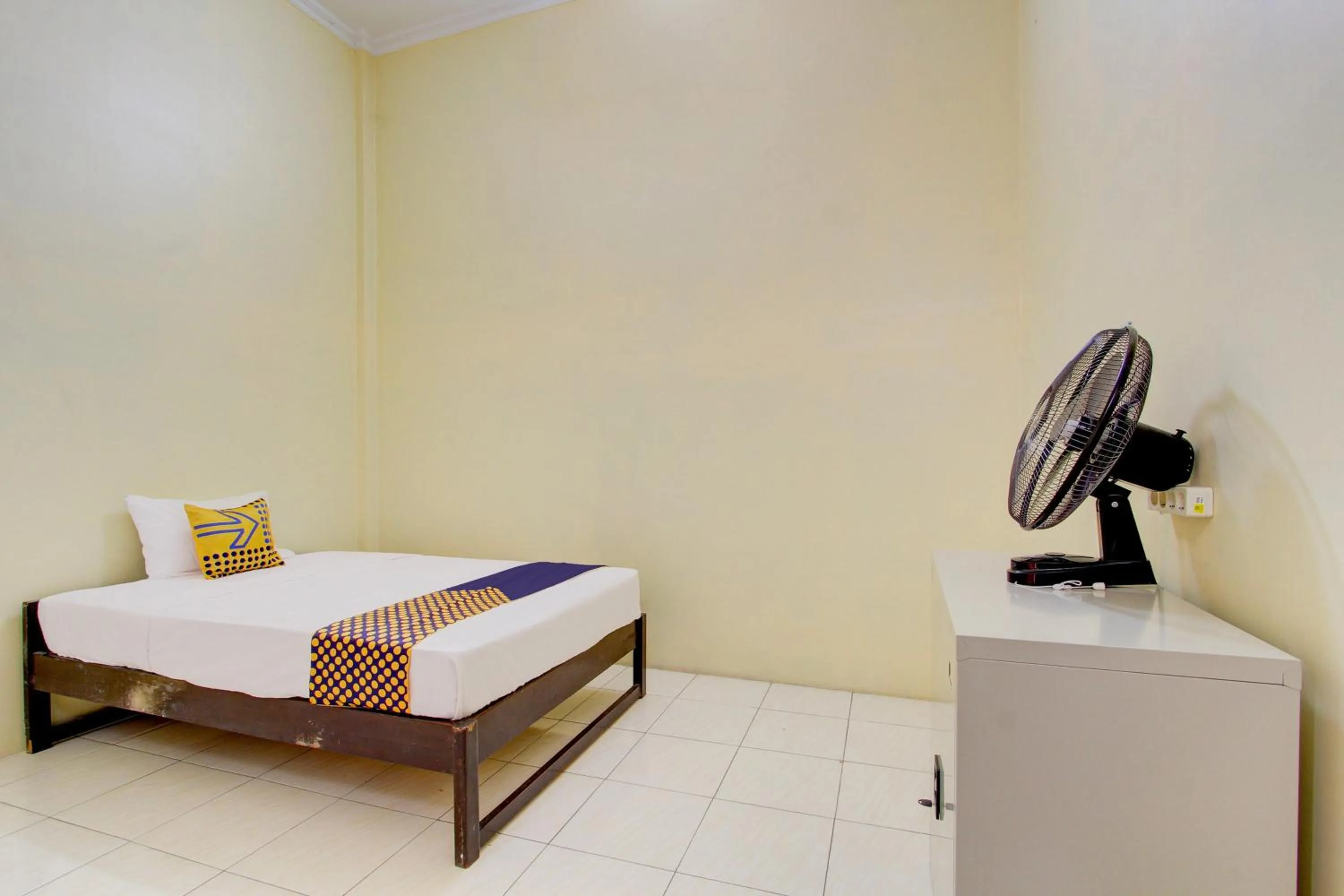 Bedroom, Bed in Hotel O Guest House Mulia Dua Syariah