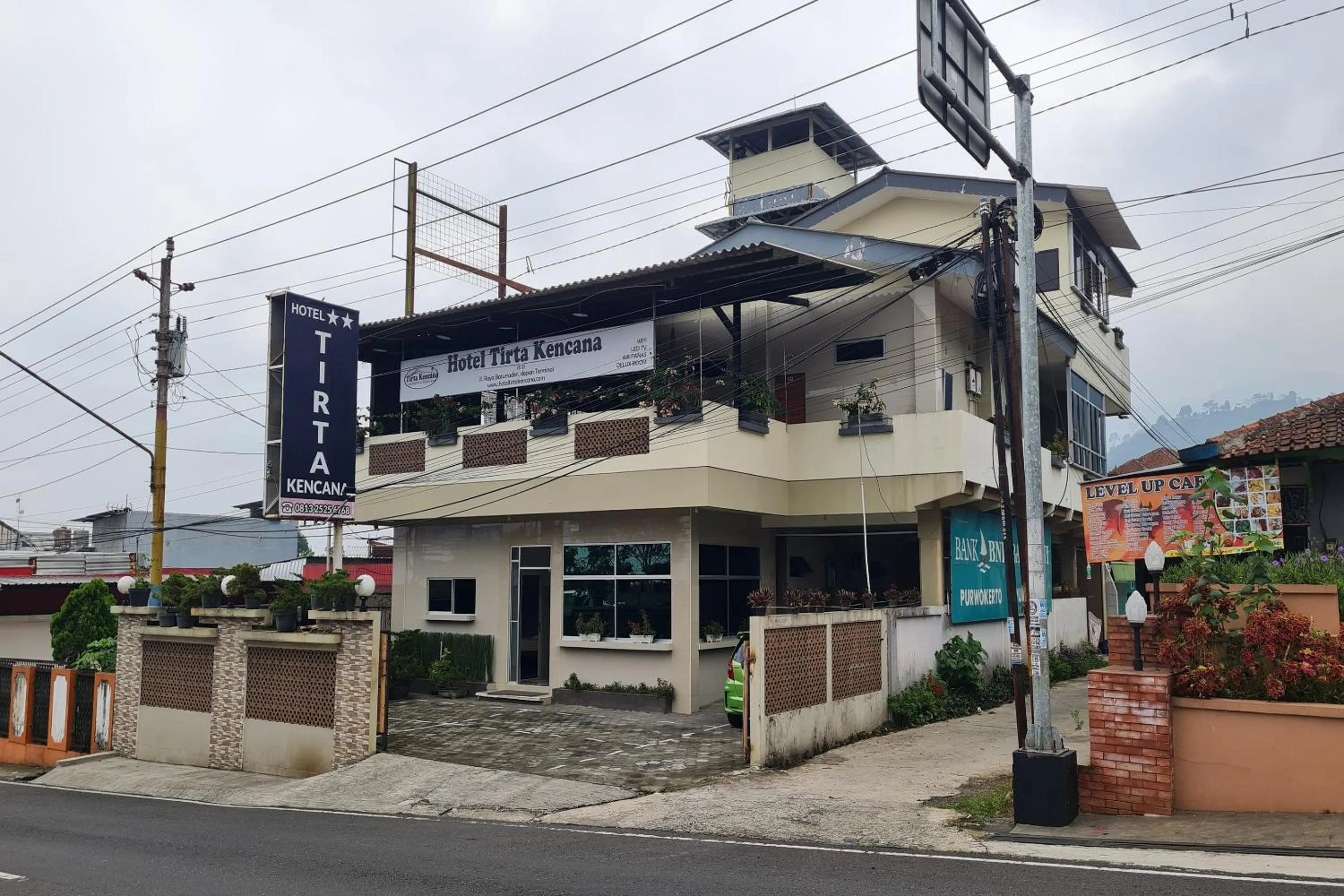 Facade/entrance in Capital O 93250 Hotel Tirta Kencana 2 Baturaden