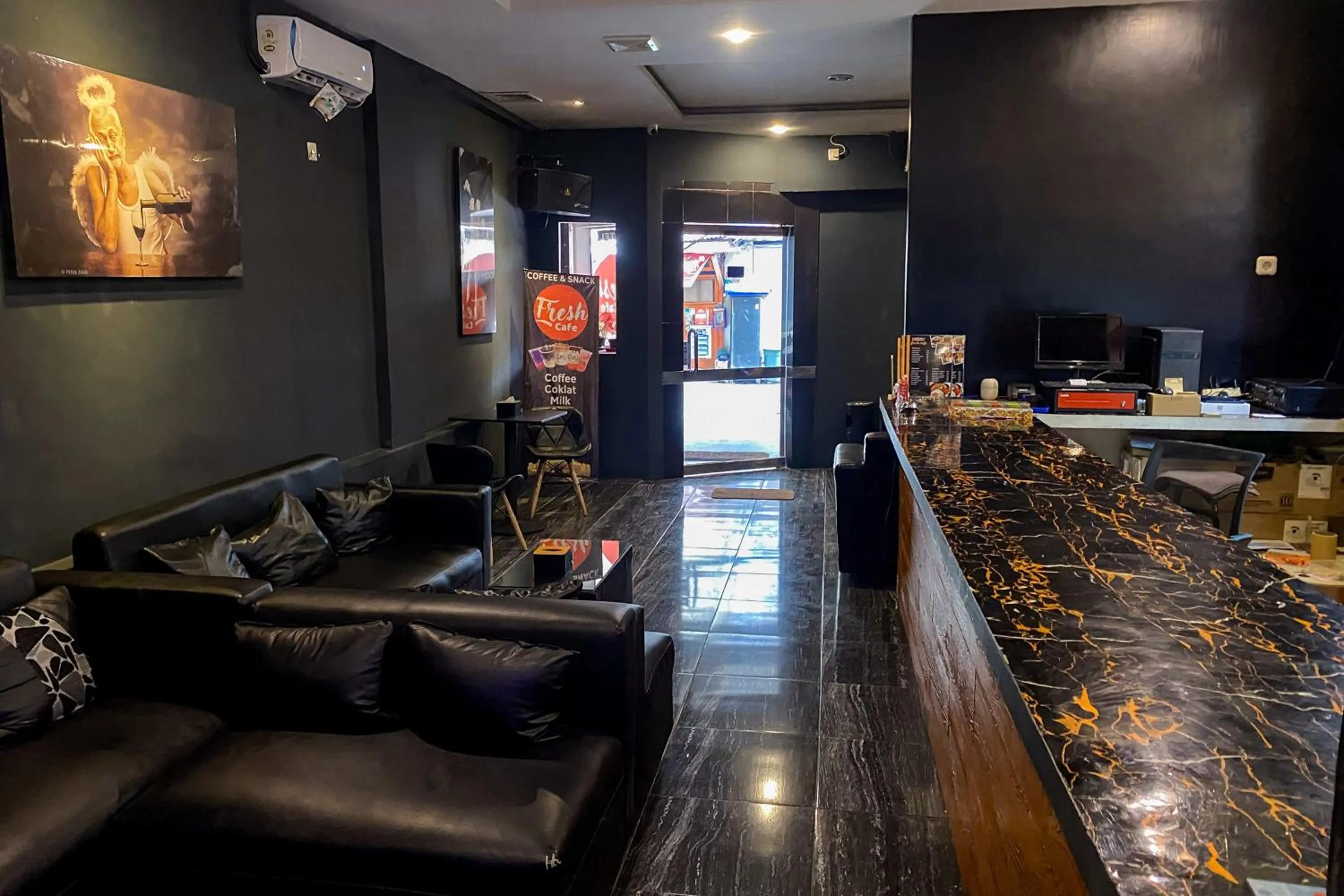 Seating area in Fresh Place RedPartner