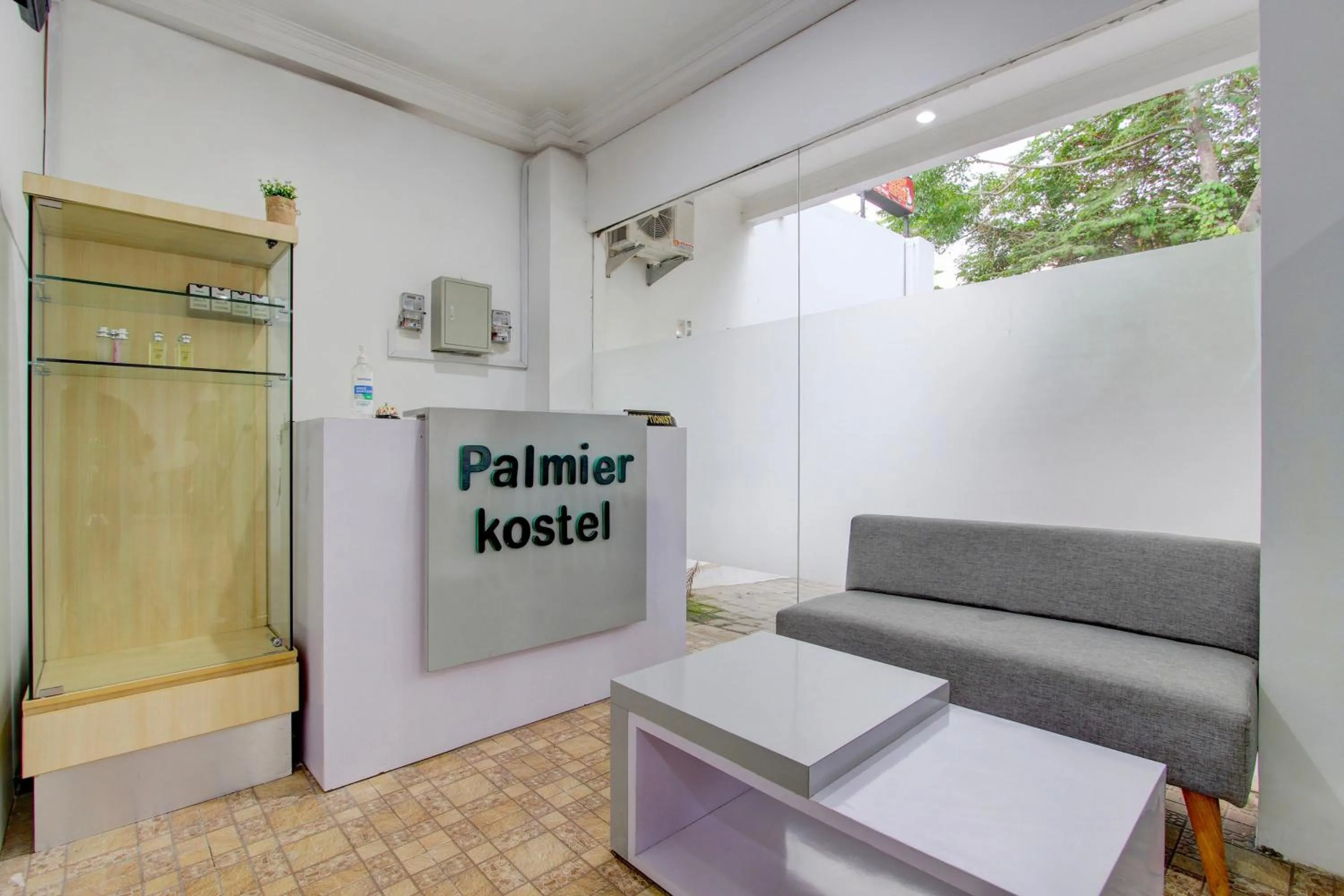 Lobby or reception in Capital O 93266 Palmier Hotel