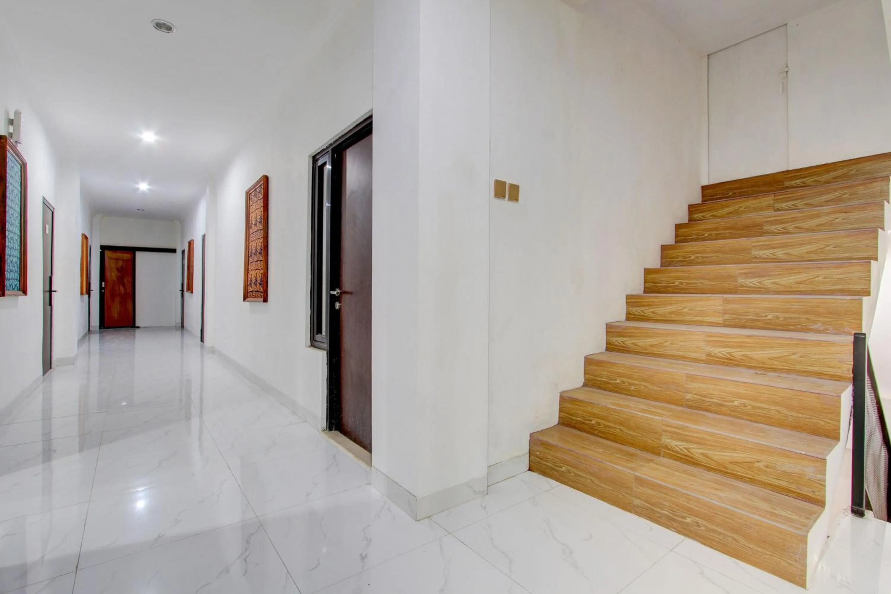 Lobby or reception in Capital O 93266 Palmier Hotel