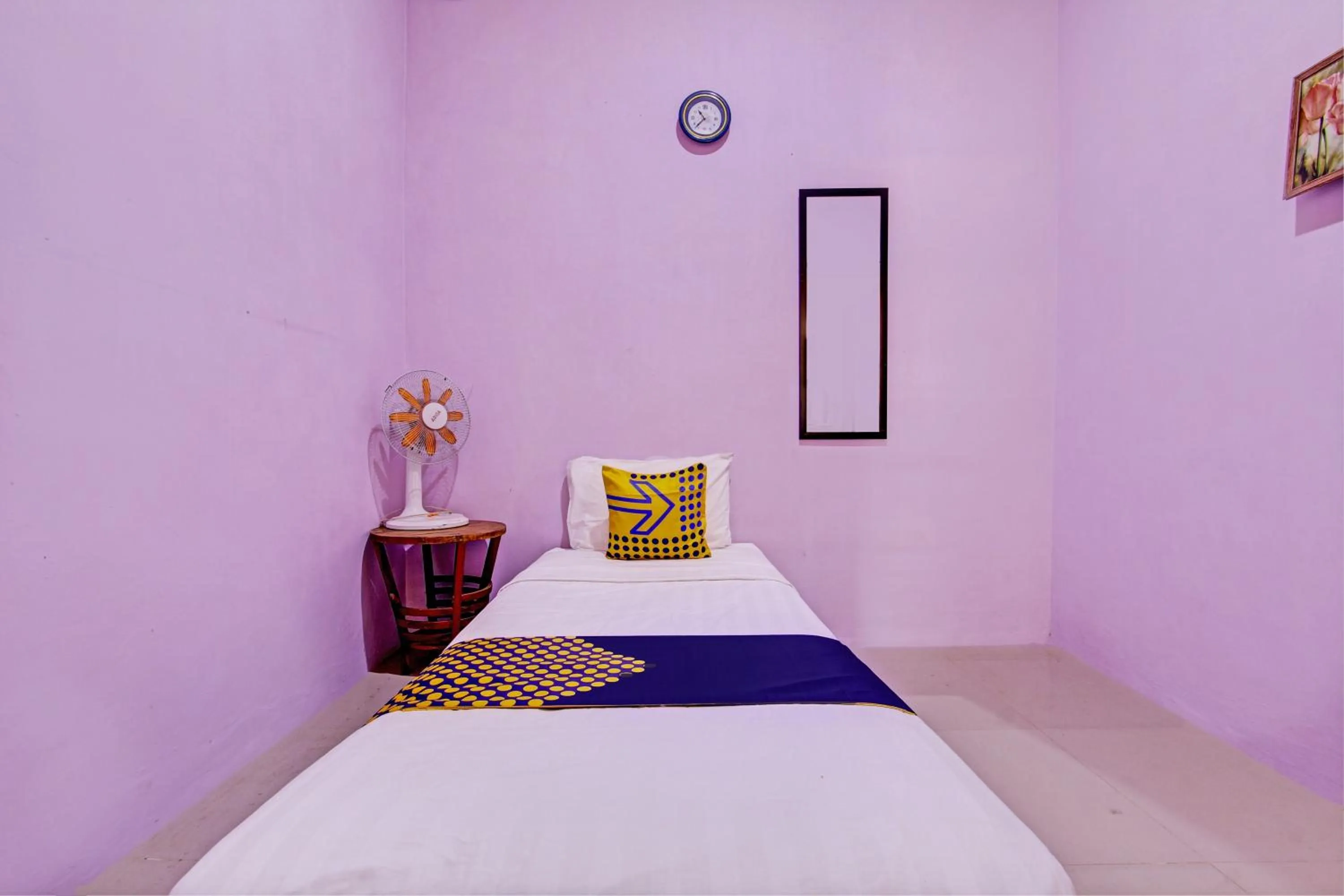 Bedroom, Bed in Hotel O Sengon Kostel Syariah