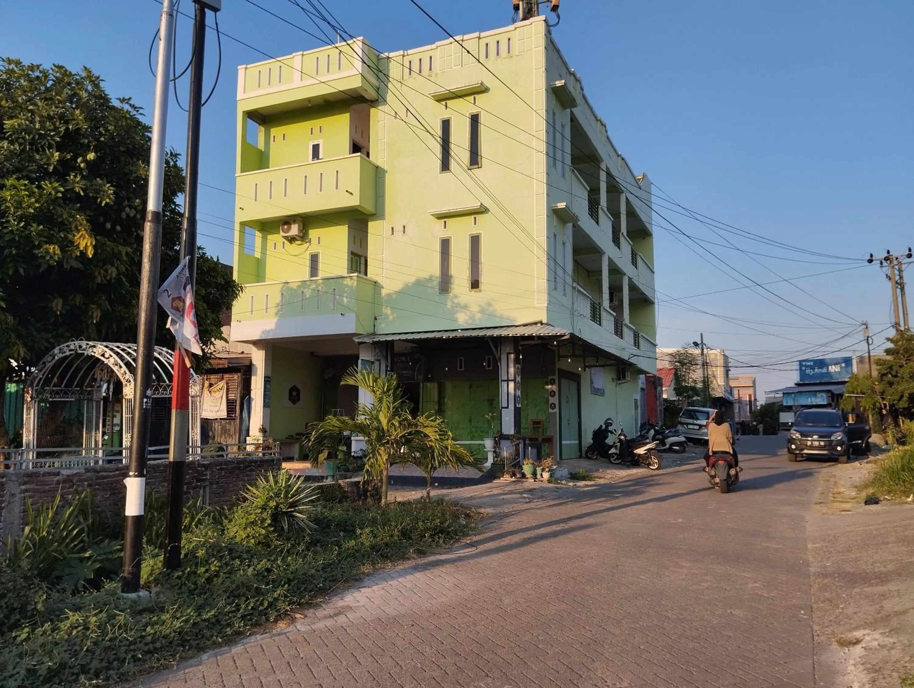 Property building in Hotel O Penginapan Permata Hijau Syariah Near Bukit Teletubbies