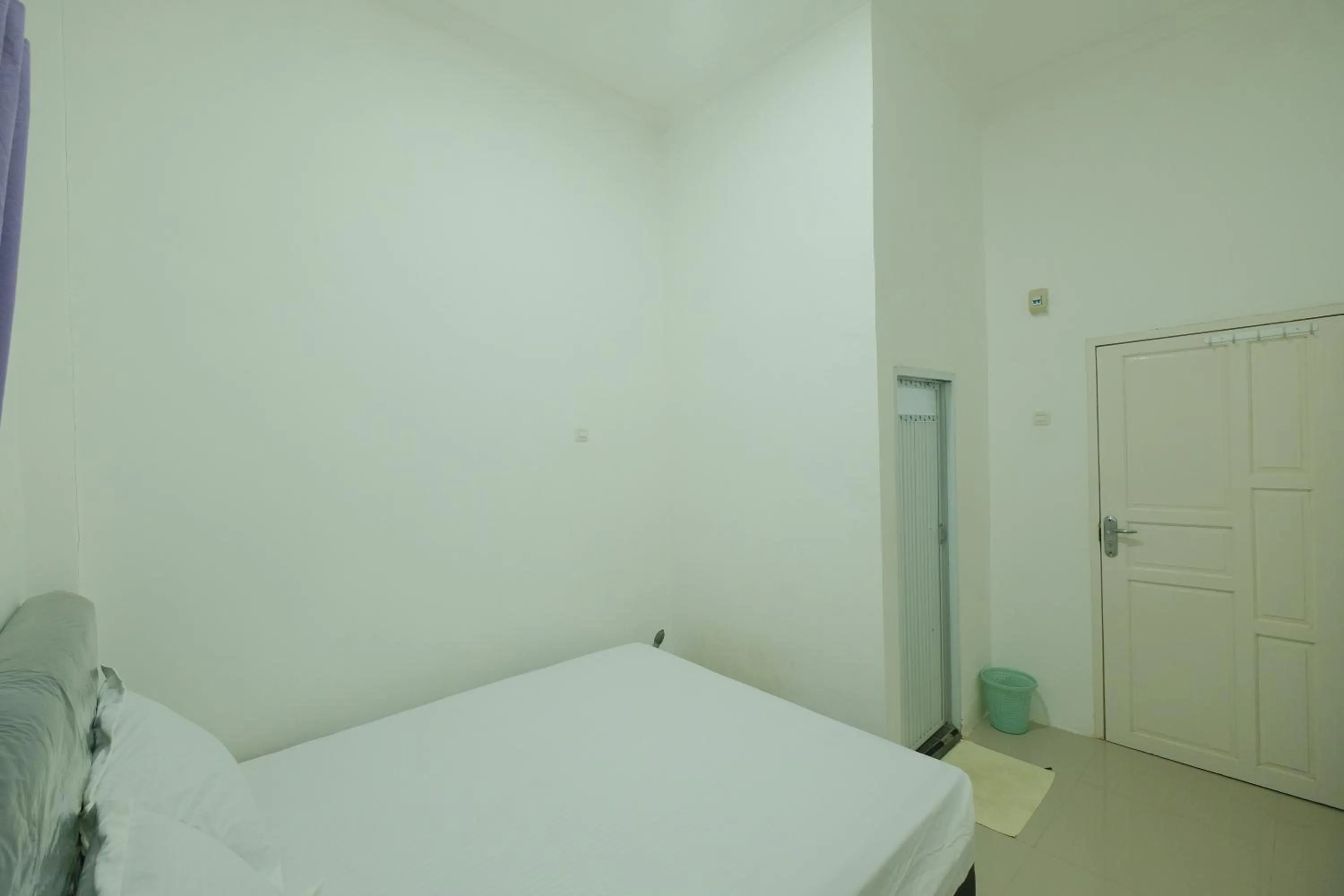 Bedroom, Bed in Hotel O Penginapan Permata Hijau Syariah Near Bukit Teletubbies