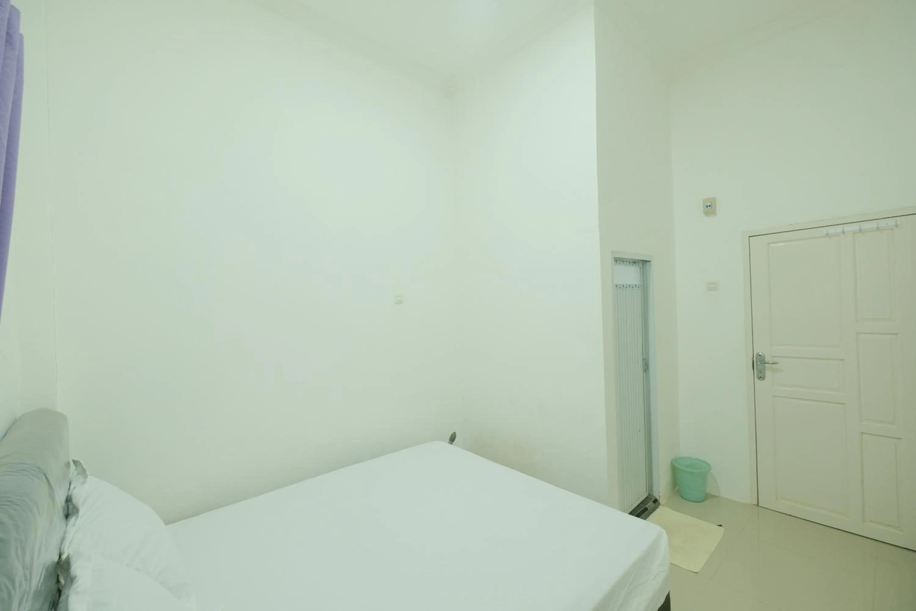 Bedroom, Bed in Hotel O Penginapan Permata Hijau Syariah Near Bukit Teletubbies