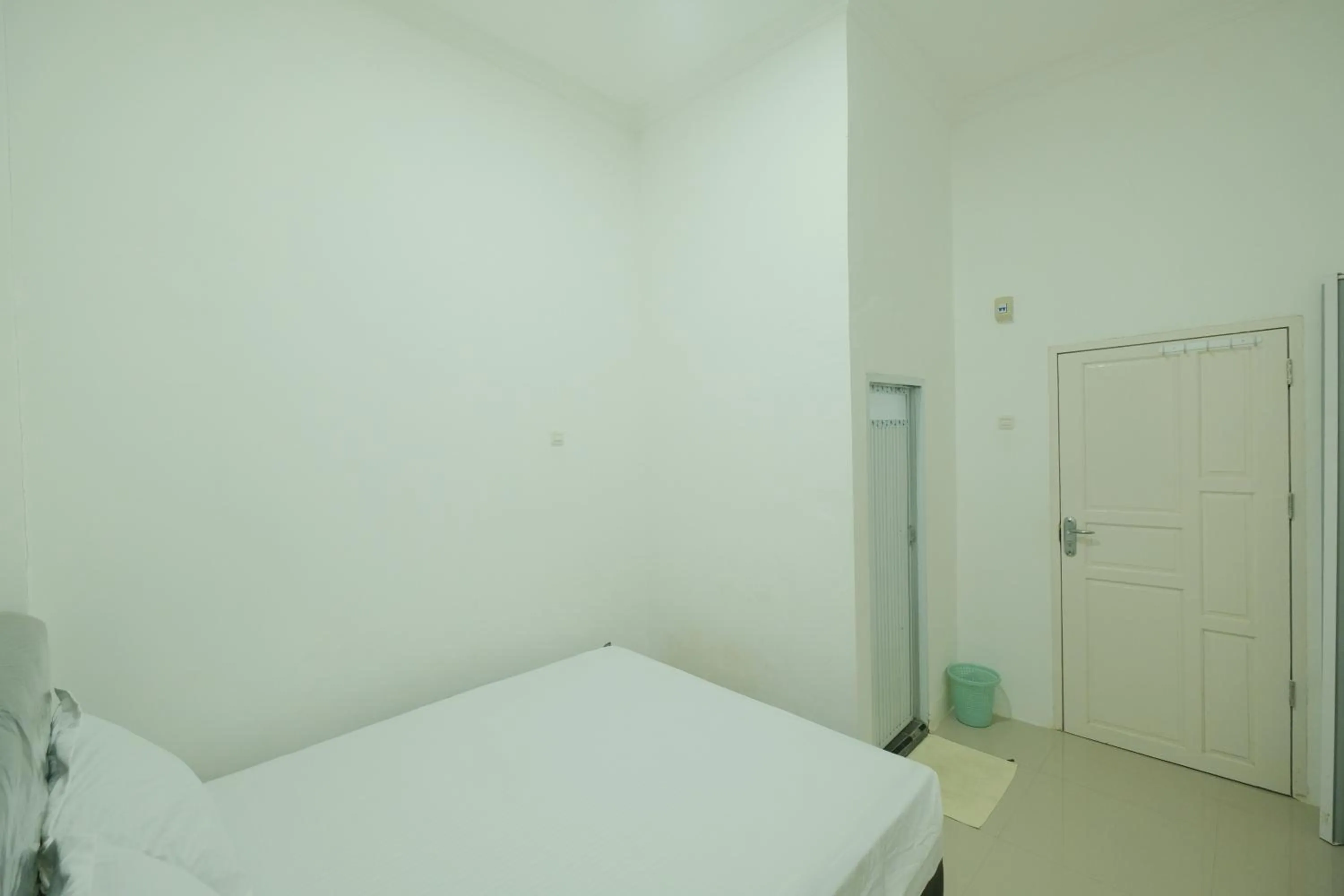 Bedroom, Bed in Hotel O Penginapan Permata Hijau Syariah Near Bukit Teletubbies