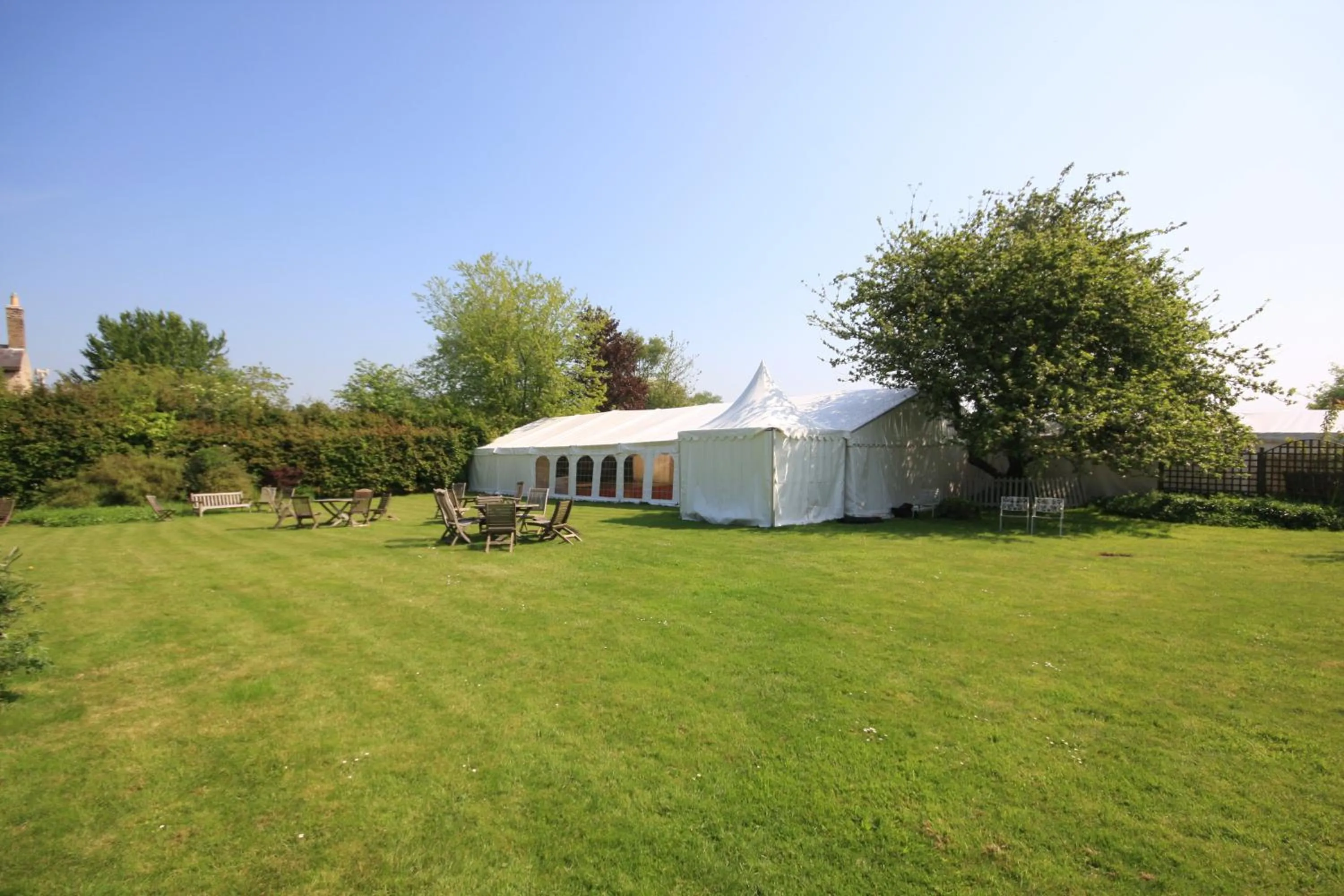 Garden view in Worsley Arms Hotel
