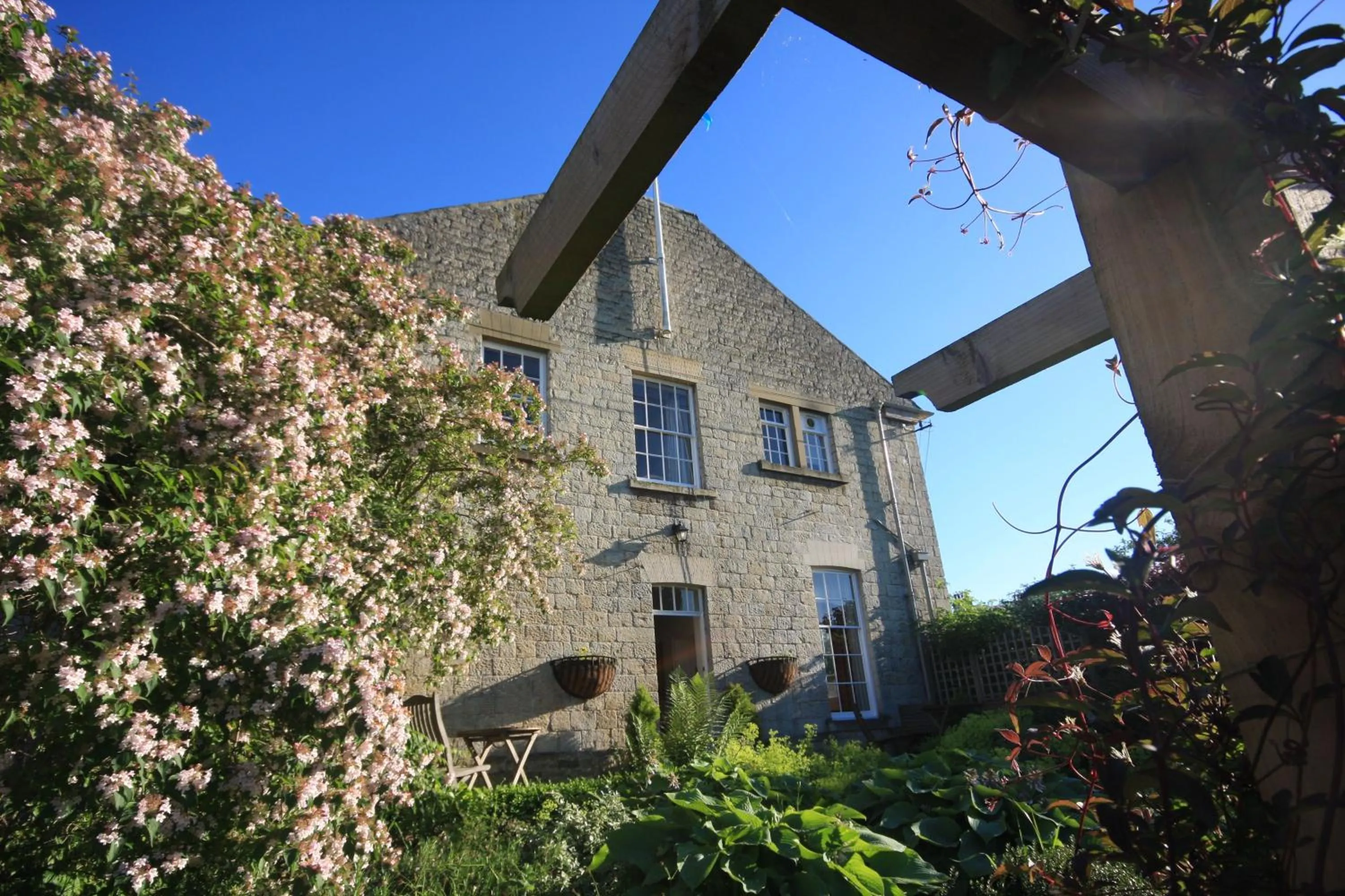 Facade/entrance in Worsley Arms Hotel