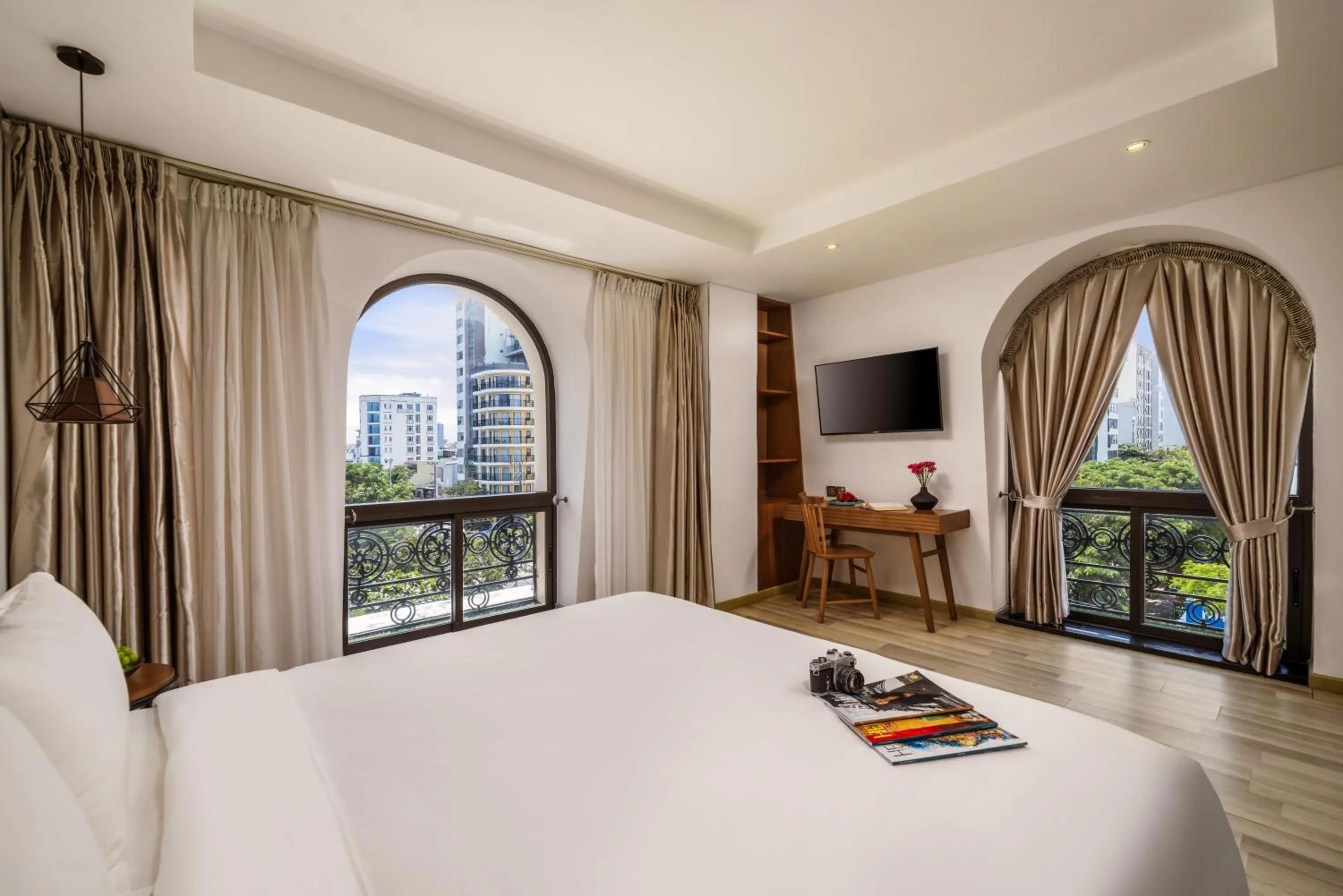 Bed in Brilliant Majestic Hotel