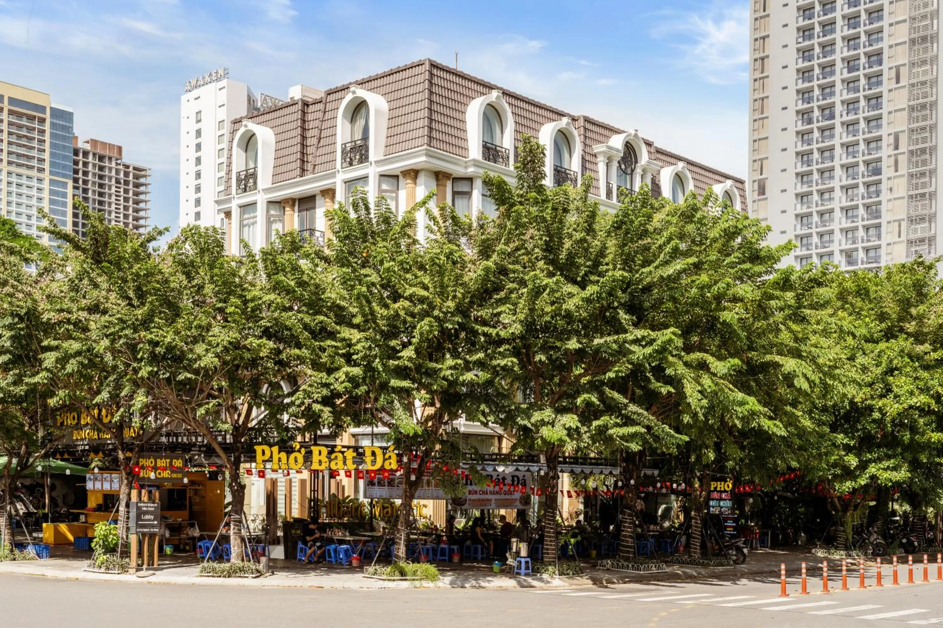 Property building in Brilliant Majestic Hotel