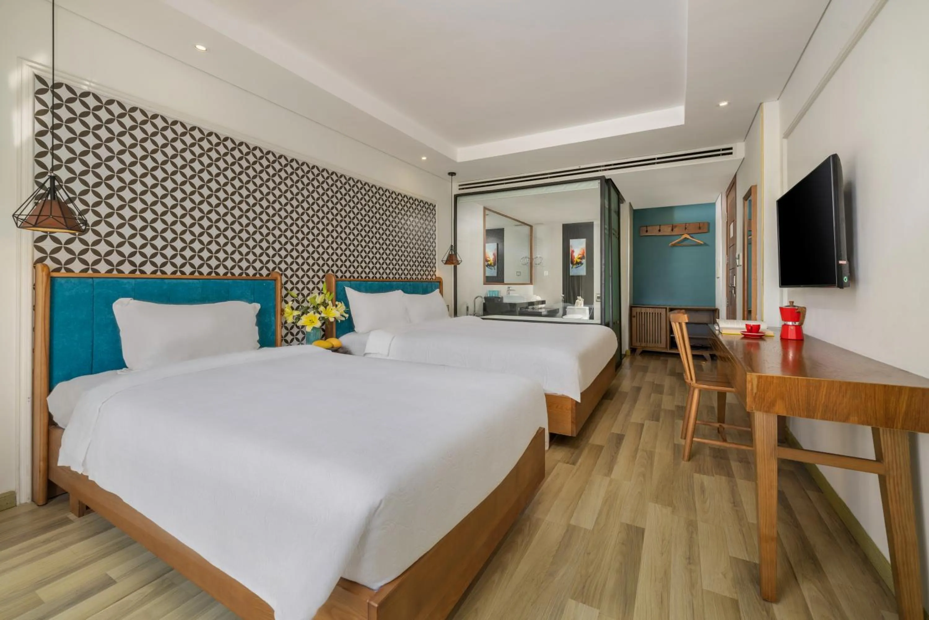 Bedroom, Bed in Brilliant Majestic Hotel