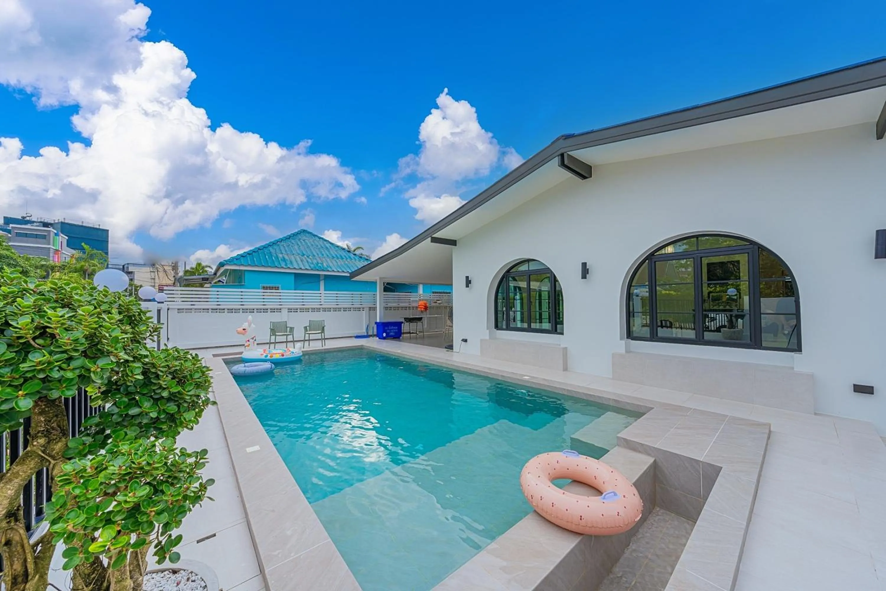 Swimming pool in The 38 Pool Villas Pattaya