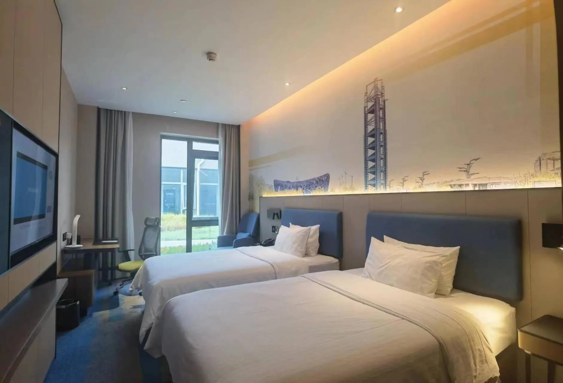 Photo of the whole room, Bed in Hampton by Hilton Beijing South Railway Station