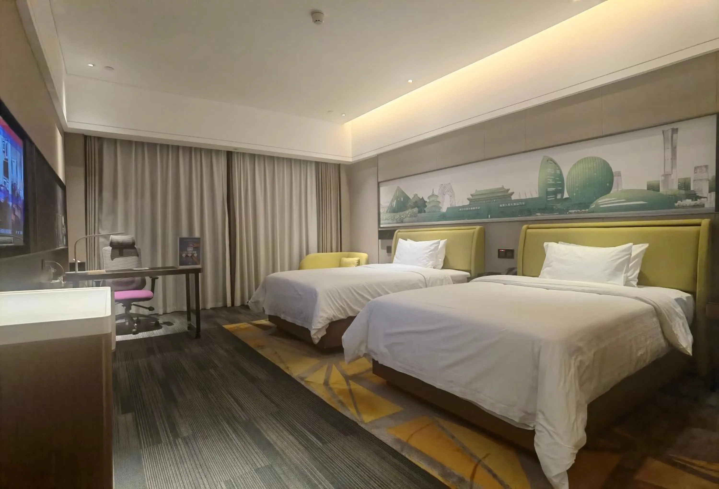 Photo of the whole room, Bed in Hampton by Hilton Beijing South Railway Station