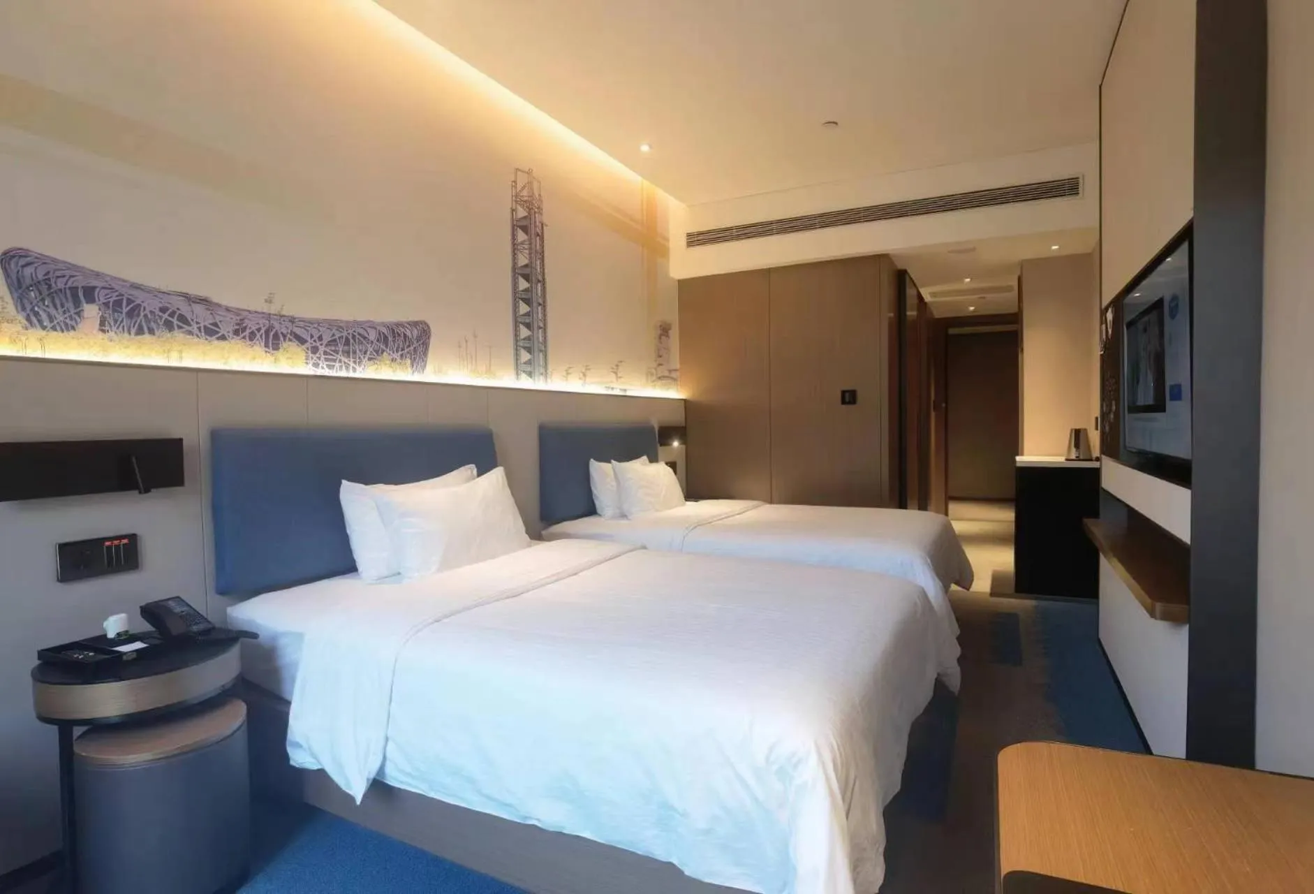 Photo of the whole room, Bed in Hampton by Hilton Beijing South Railway Station