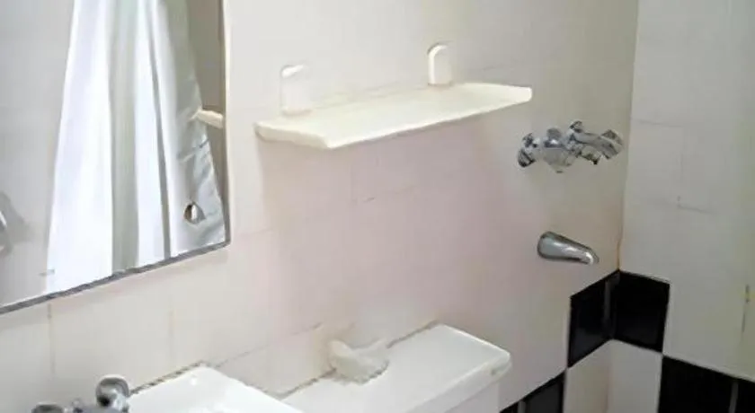 Richmond Plaza Hotel