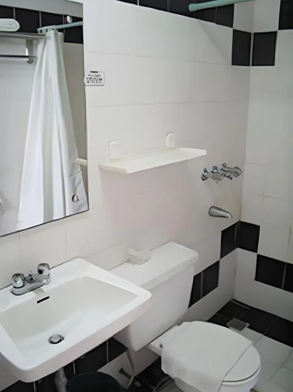 Richmond Plaza Hotel