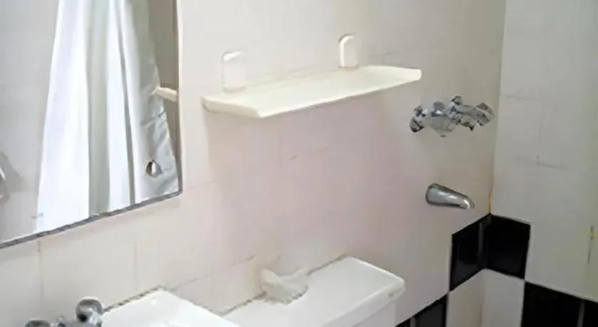 Richmond Plaza Hotel