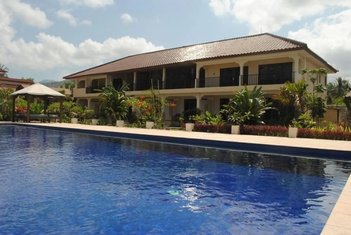 Swimming pool in Lombok Beach Hotel