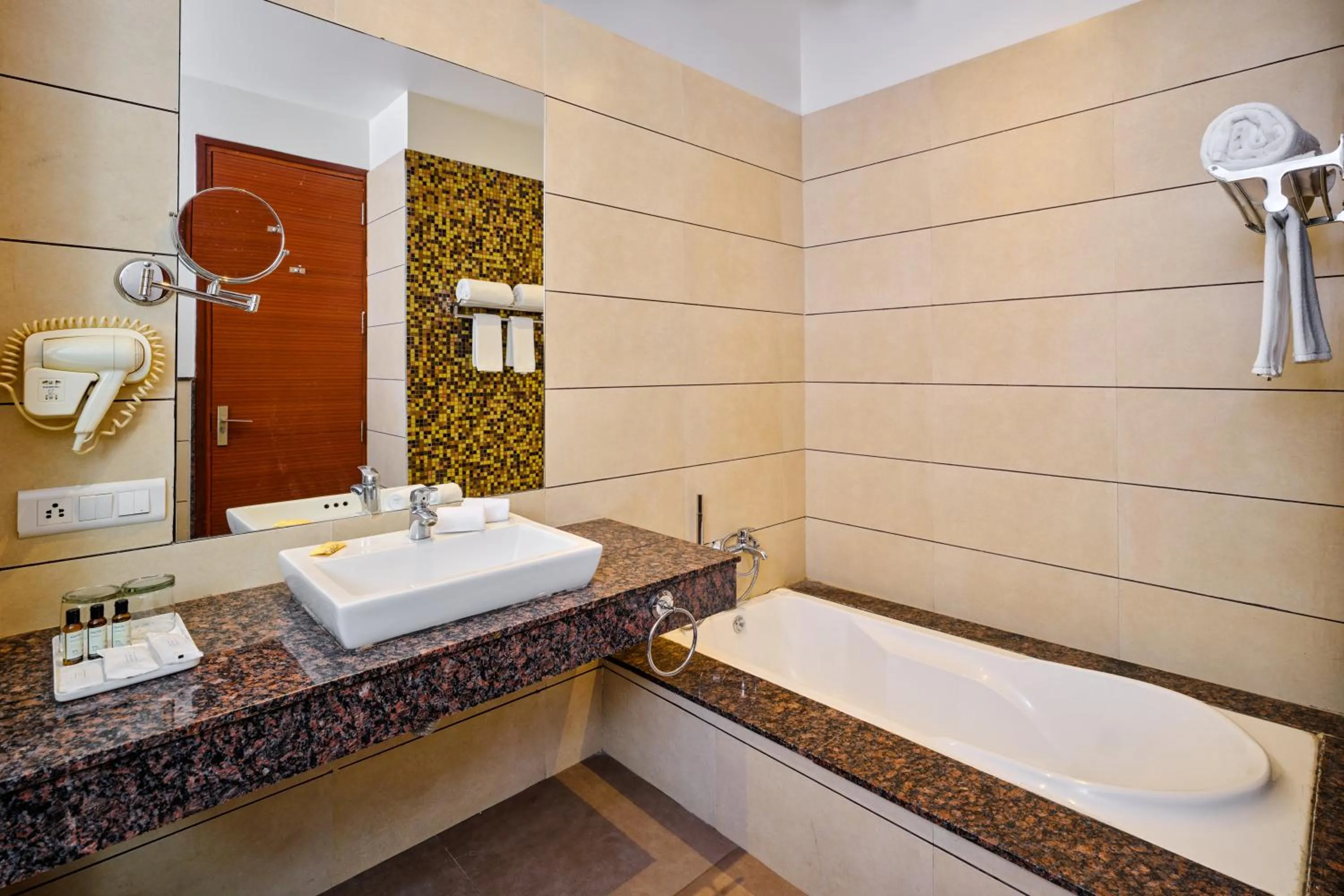 Bath in Best Western Country Woods Ambala