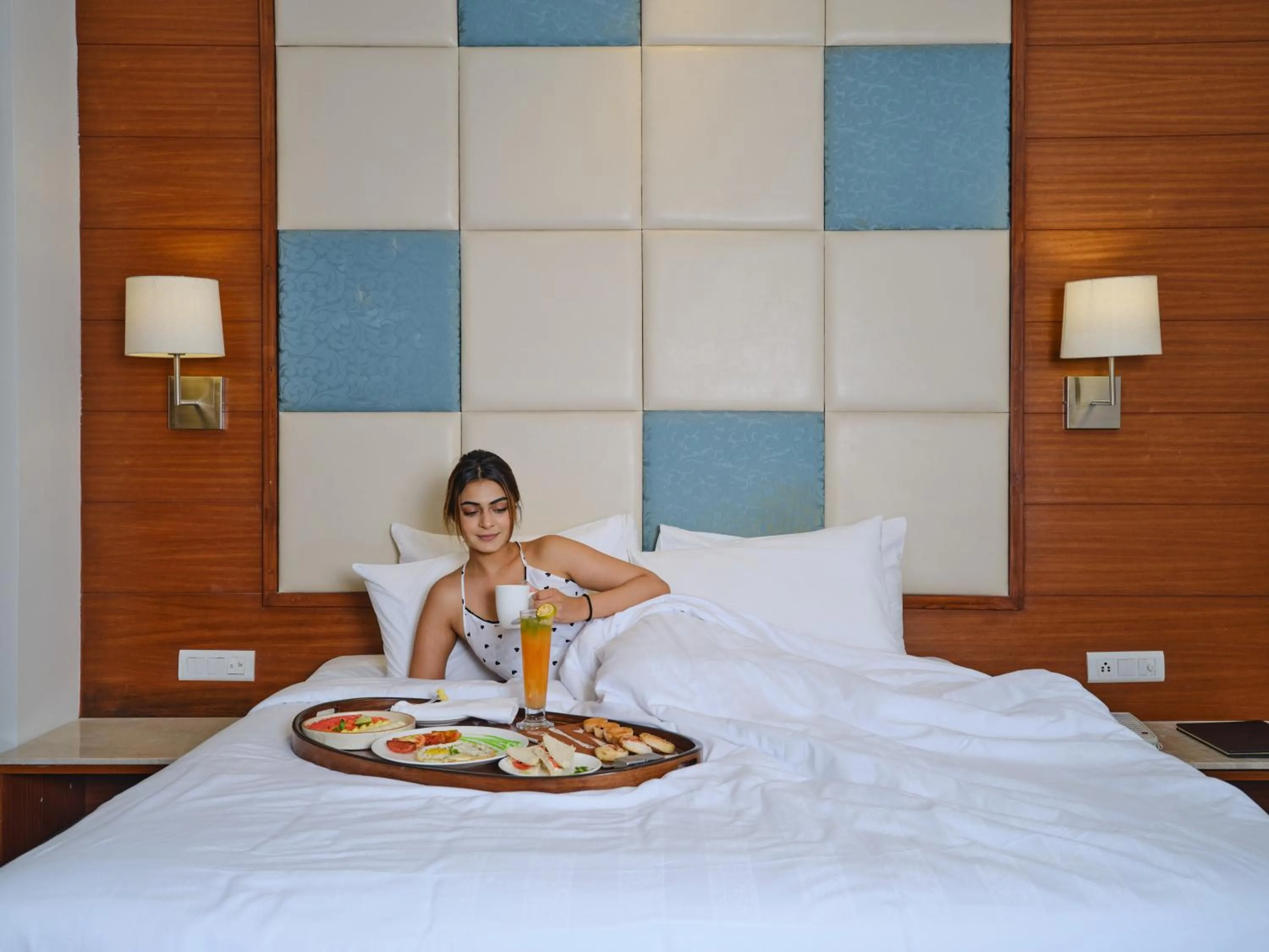 Breakfast, Bed in Best Western Country Woods Ambala