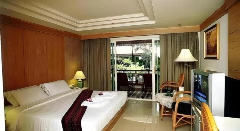 Bed in Phi Phi Banyan Villa