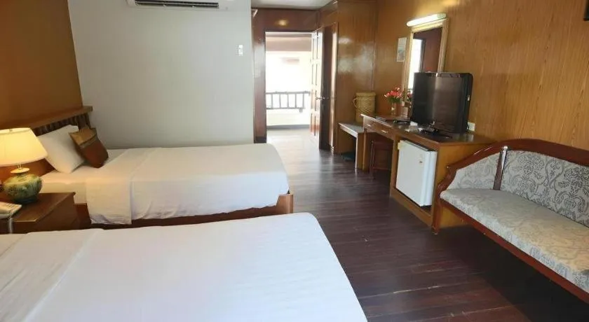 Bed in Phi Phi Banyan Villa