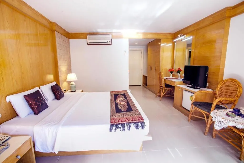 Bed in Phi Phi Banyan Villa