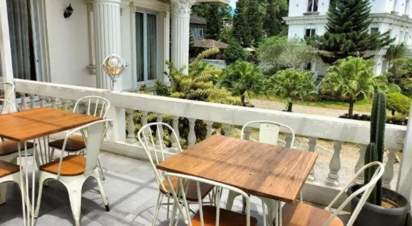 Rizen Premiere Hotel