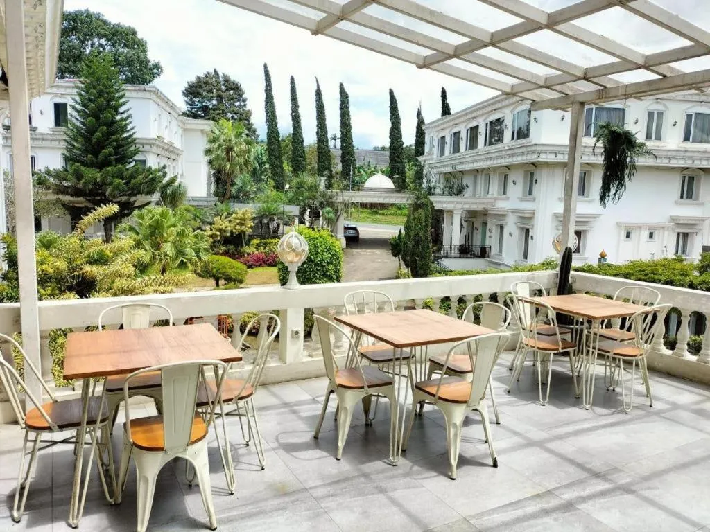 Rizen Premiere Hotel