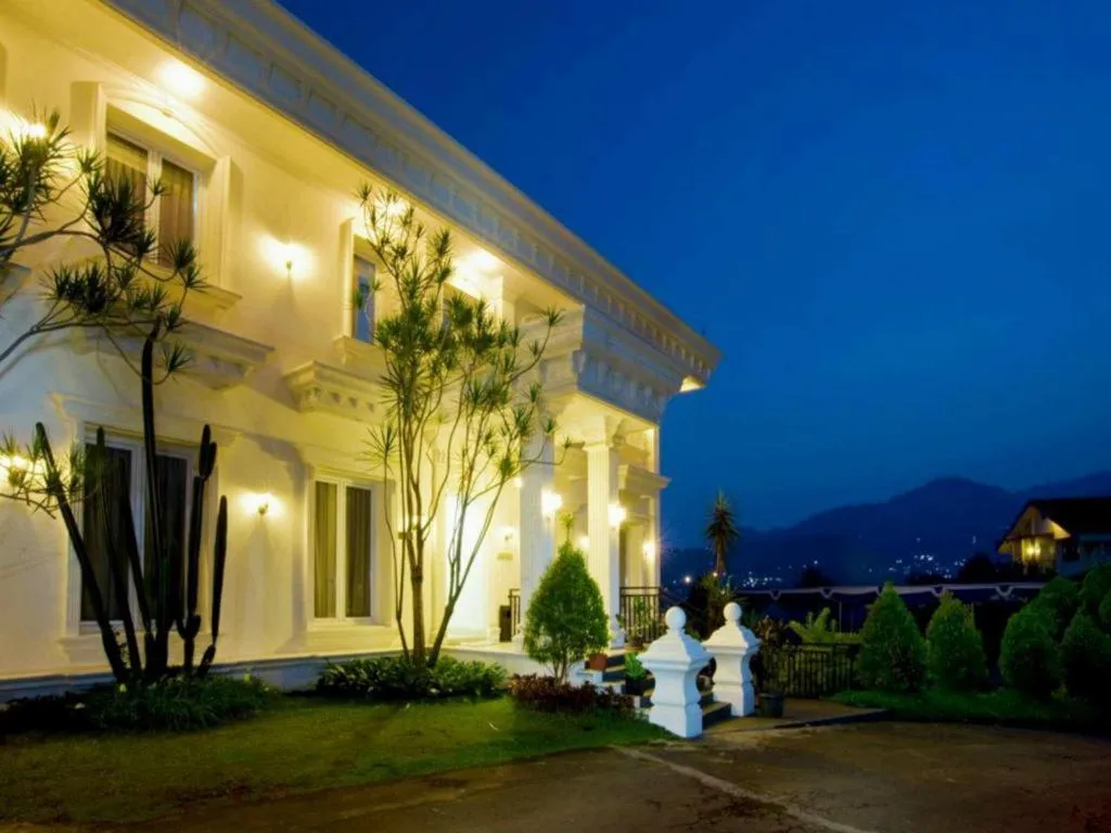 Rizen Premiere Hotel