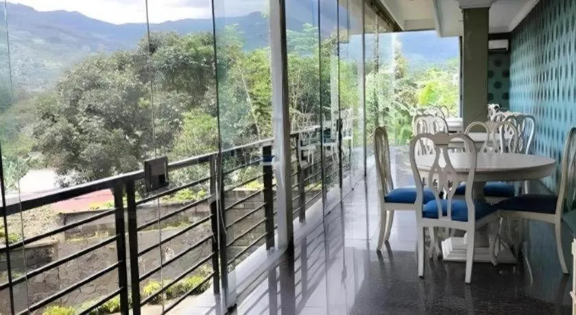 Rizen Premiere Hotel