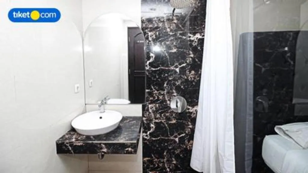 Rizen Premiere Hotel