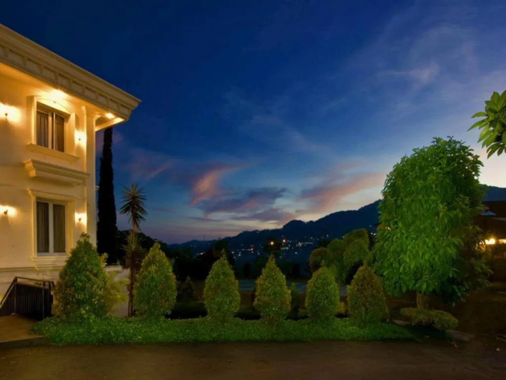 Rizen Premiere Hotel