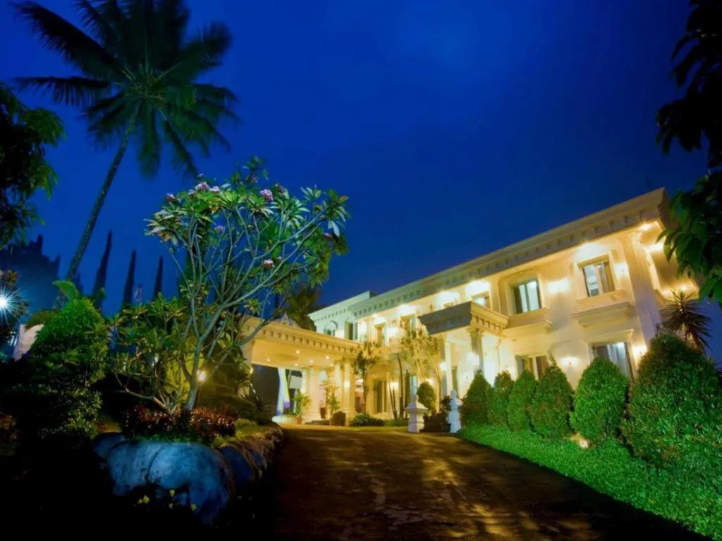 Rizen Premiere Hotel