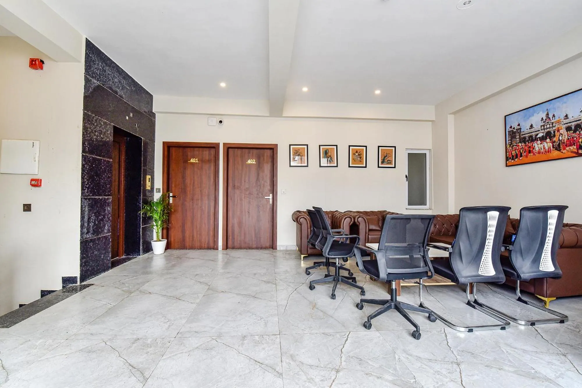 Seating area in FabHotel Pravaasam Residency