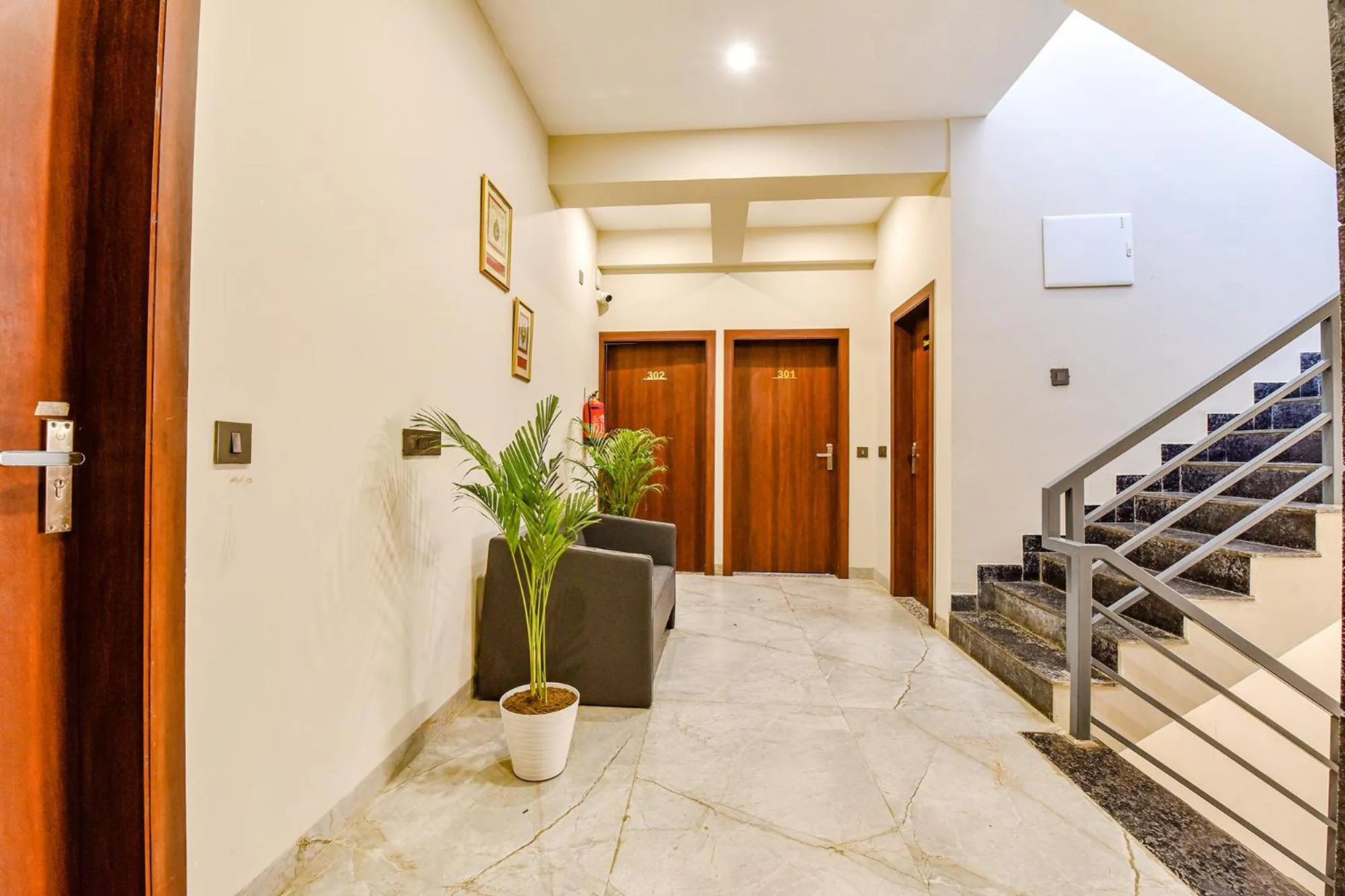 Lobby or reception in FabHotel Pravaasam Residency